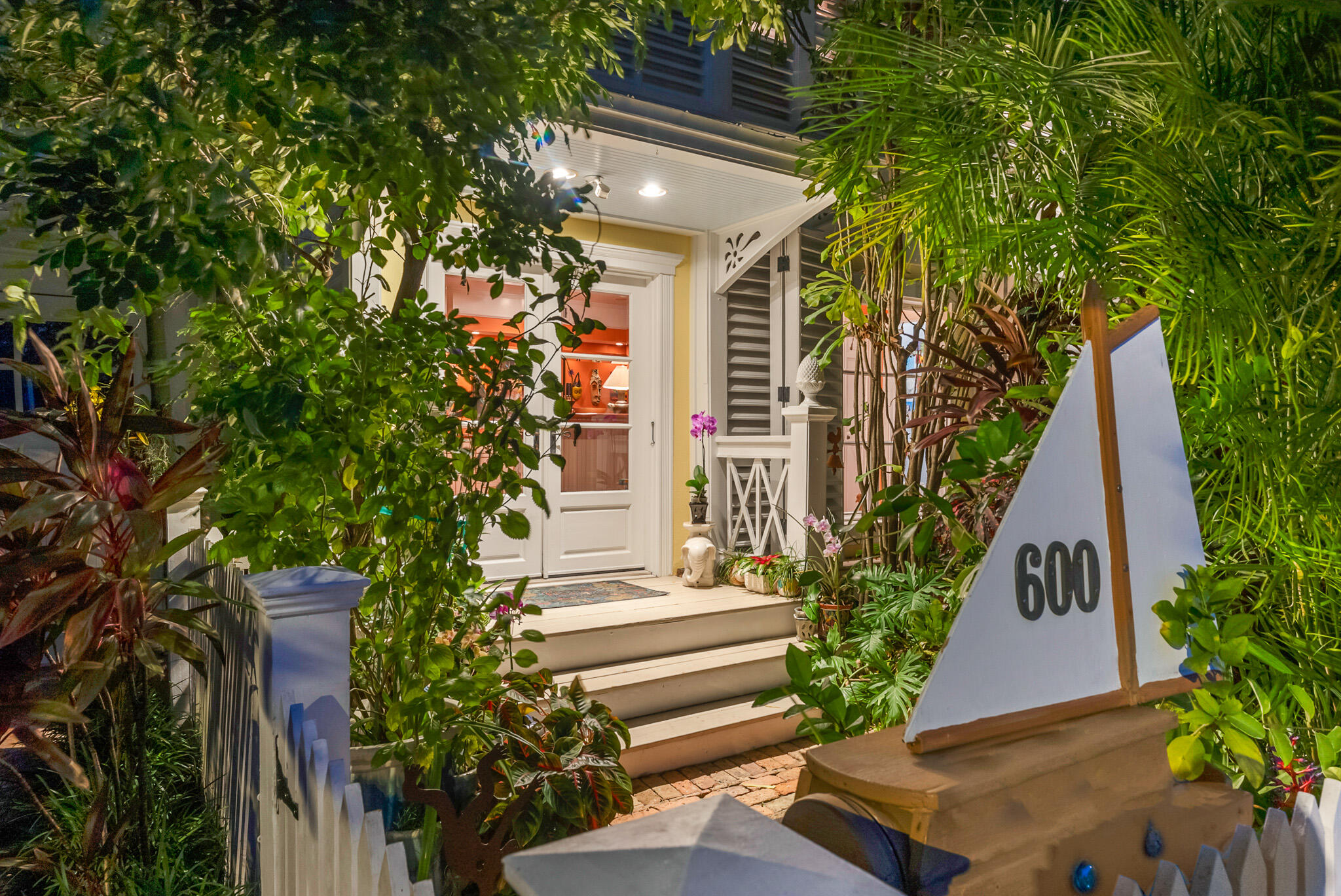 600 Elizabeth Street Property Photo 41