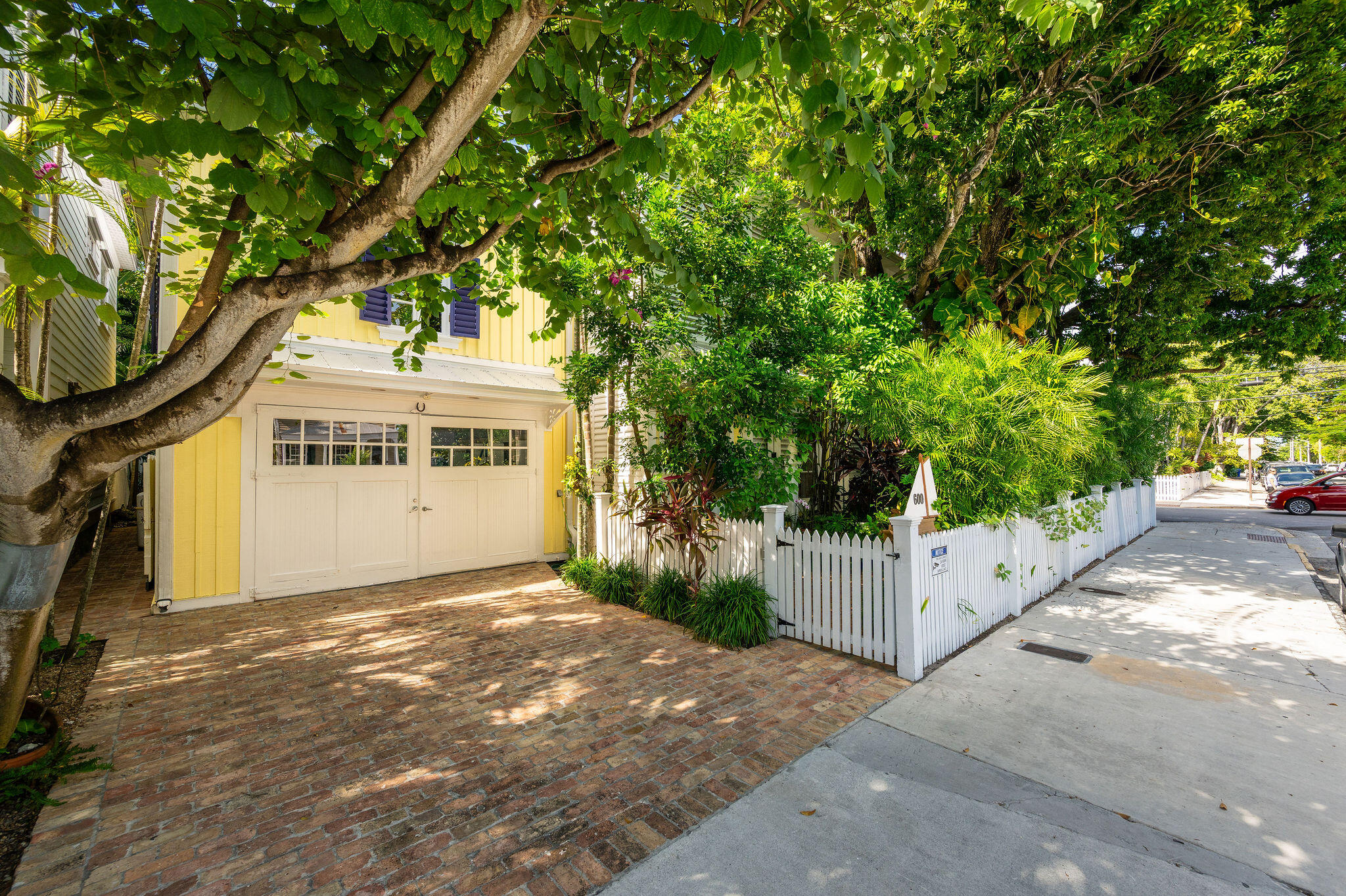 600 Elizabeth Street Property Photo 90