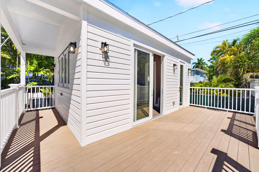 1505 Johnson Street Property Photo 5