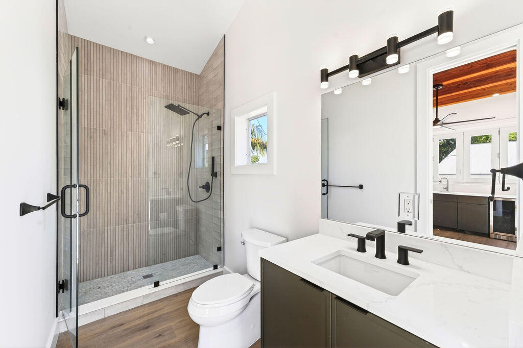 1505 Johnson Street Property Photo 8