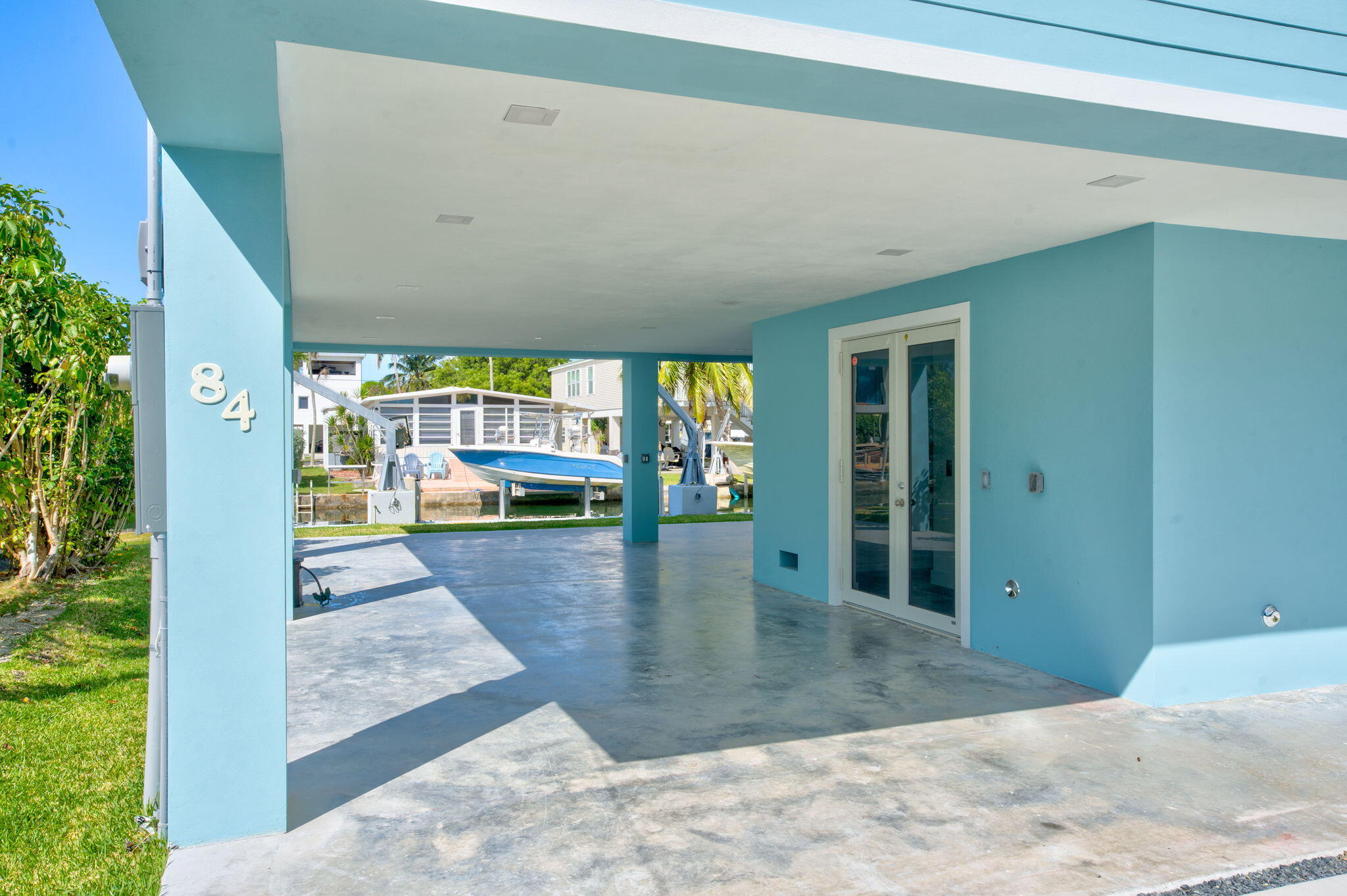 84 Coral Way -= Property Photo 4
