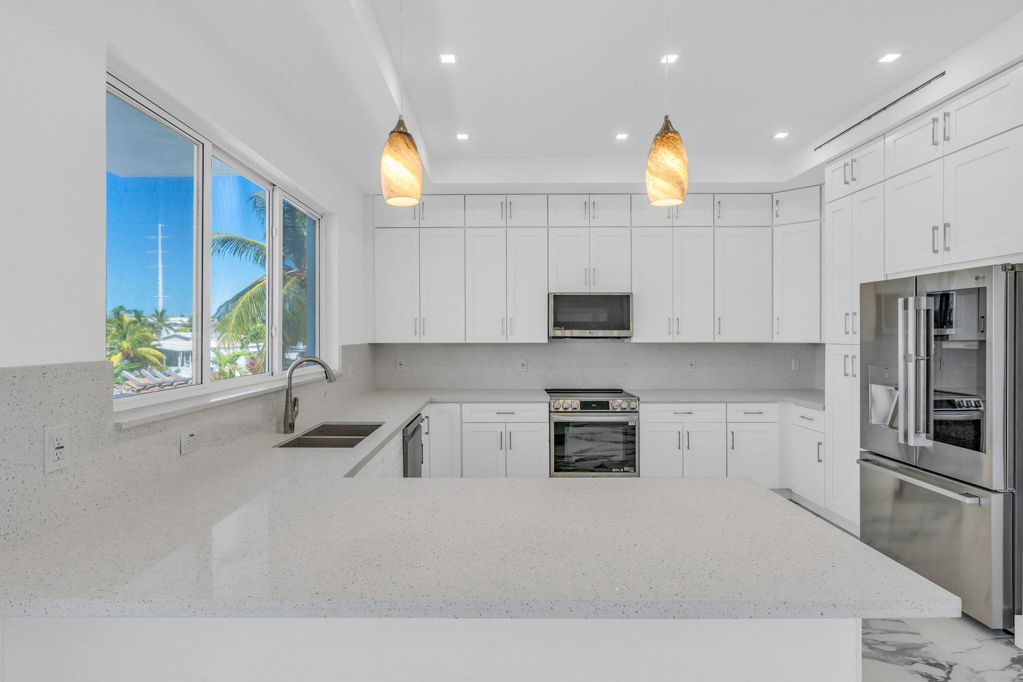84 Coral Way -= Property Photo 11