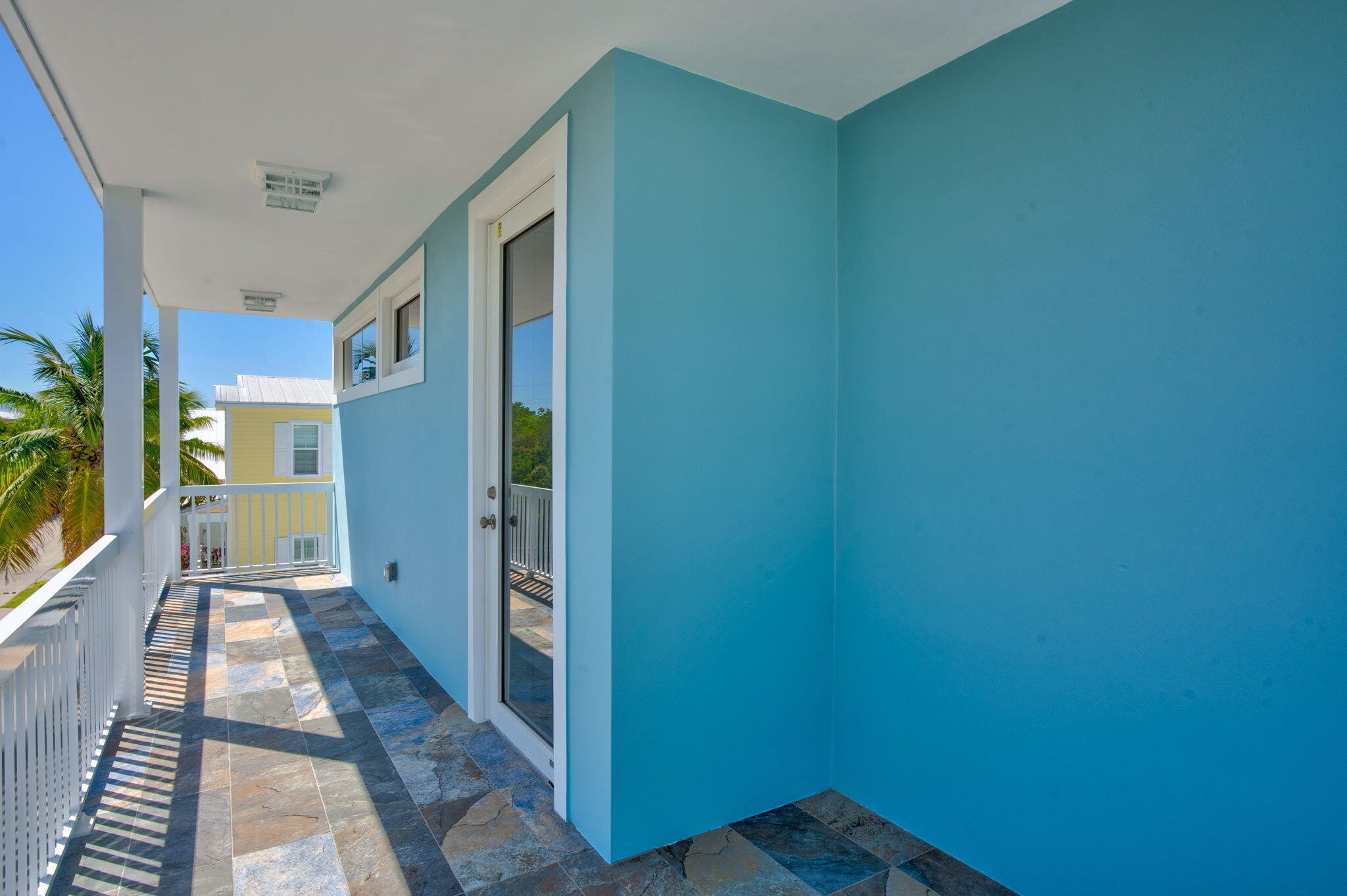 84 Coral Way -= Property Photo 25