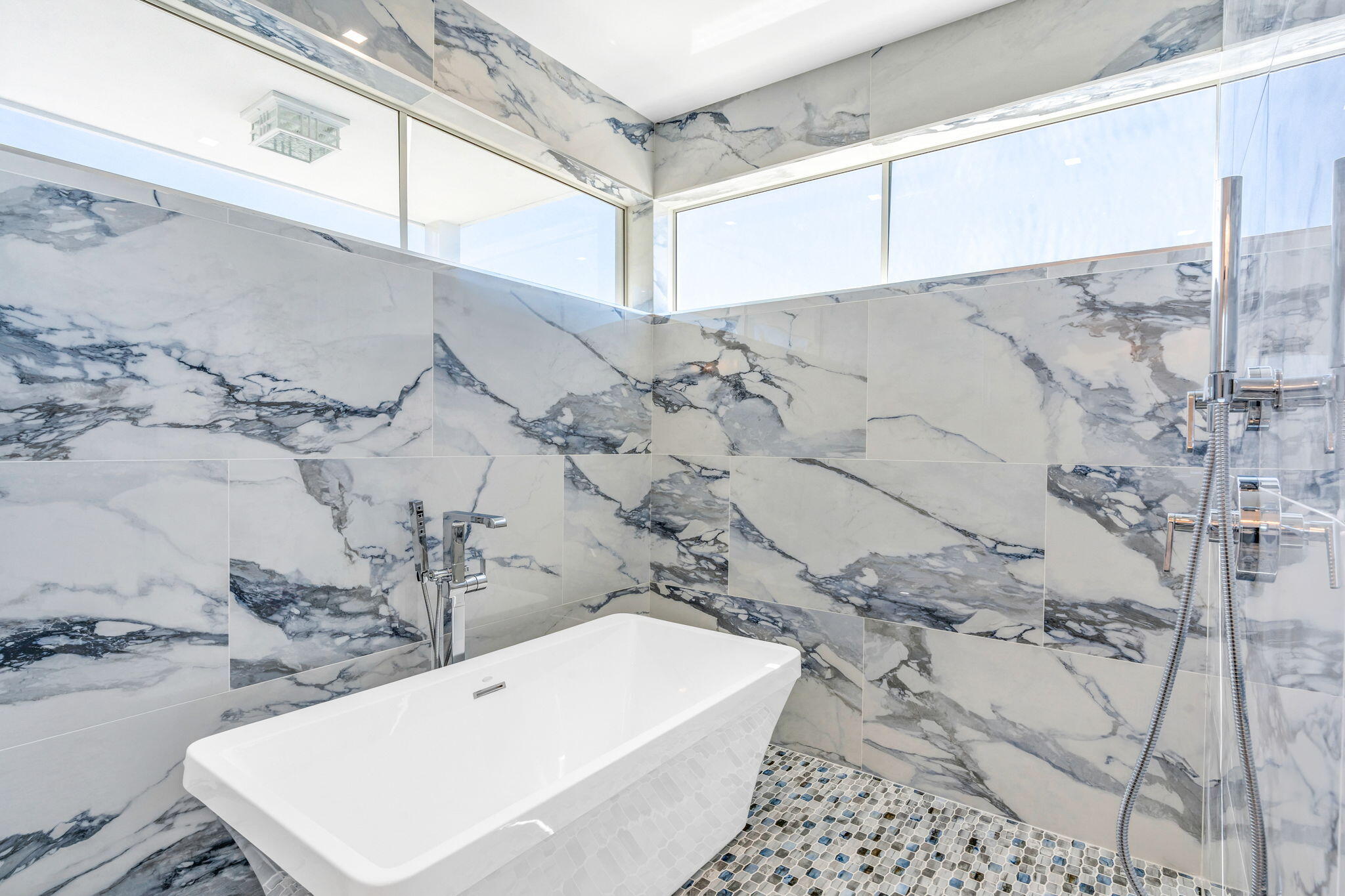 84 Coral Way -= Property Photo 30