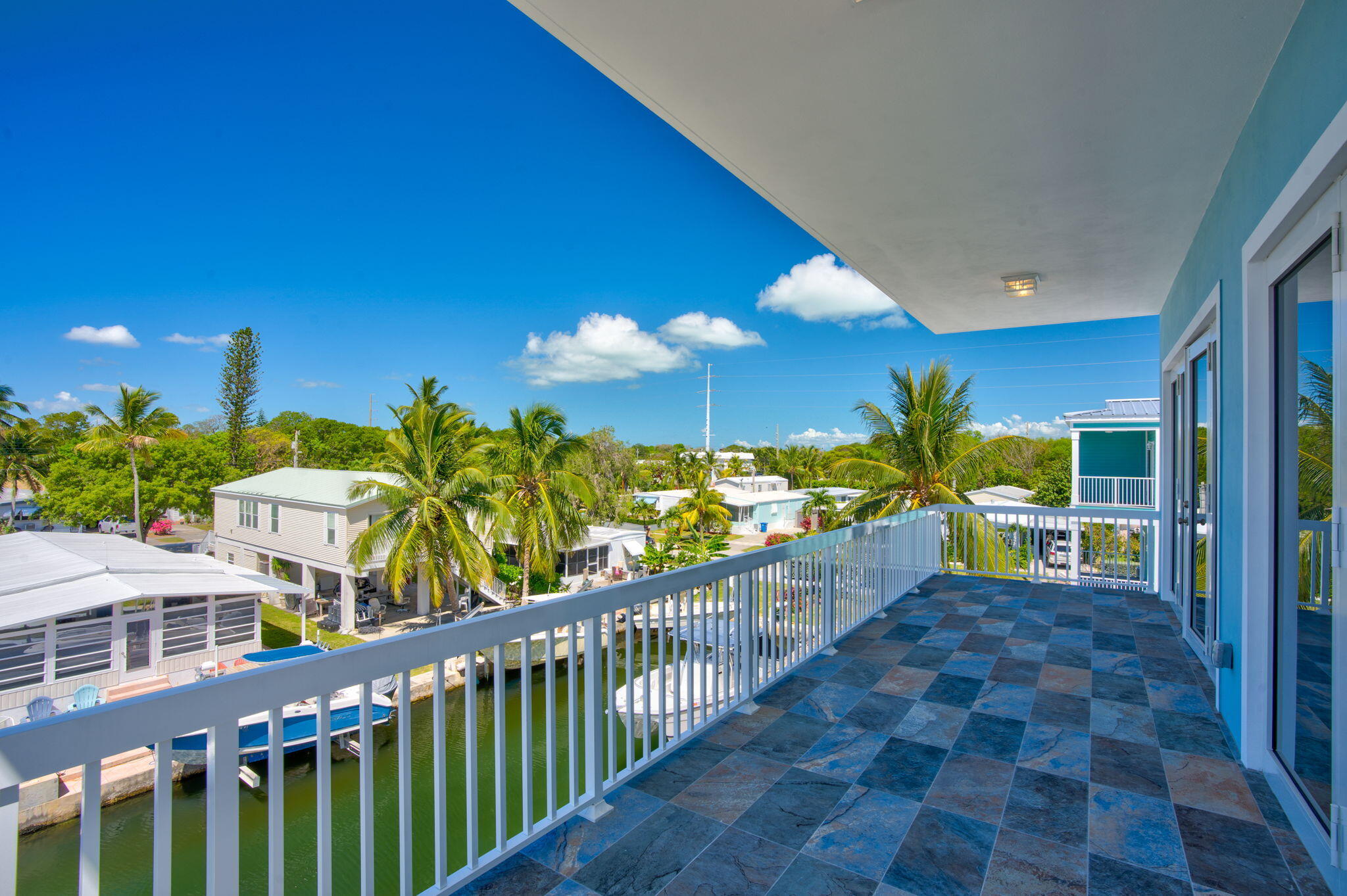 84 Coral Way -= Property Photo 31