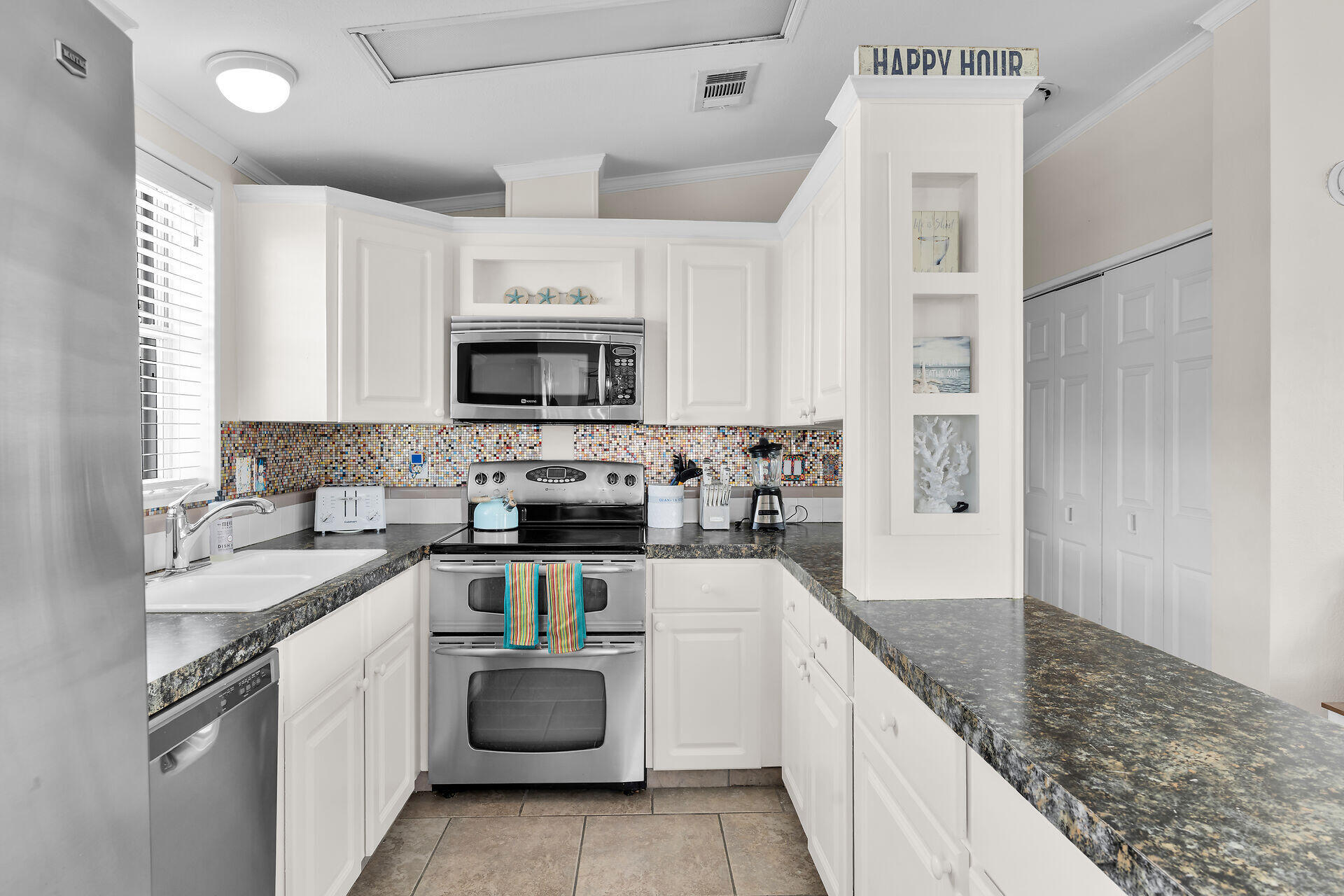 701 Spanish Main Drive 512 Property Photo 12