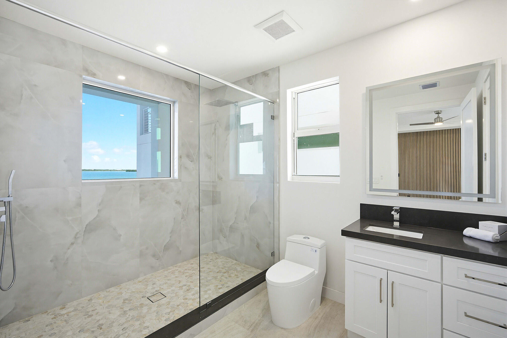 1041 E Buttonwood Drive Property Photo 58