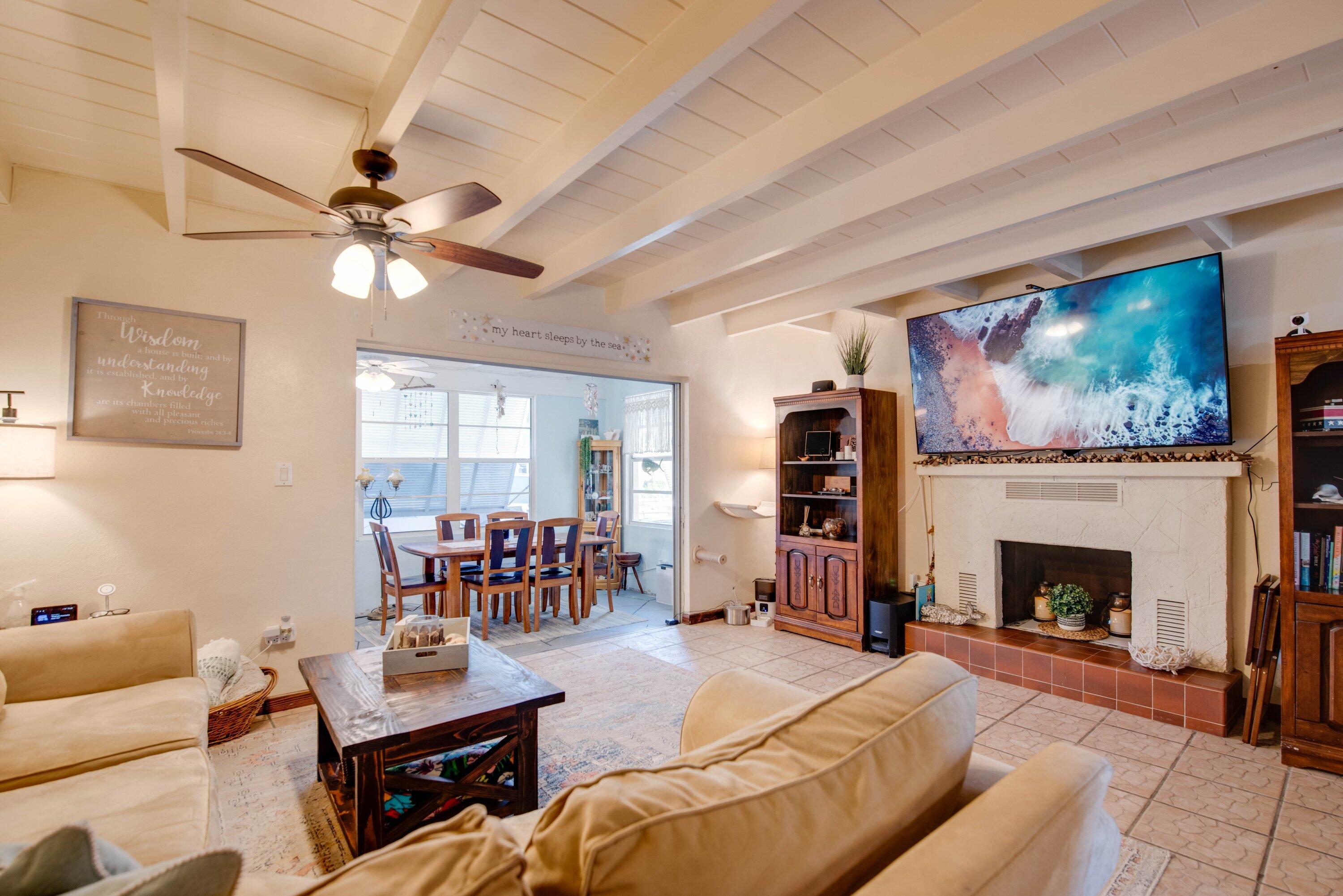 360 W Shore Drive Property Photo 5