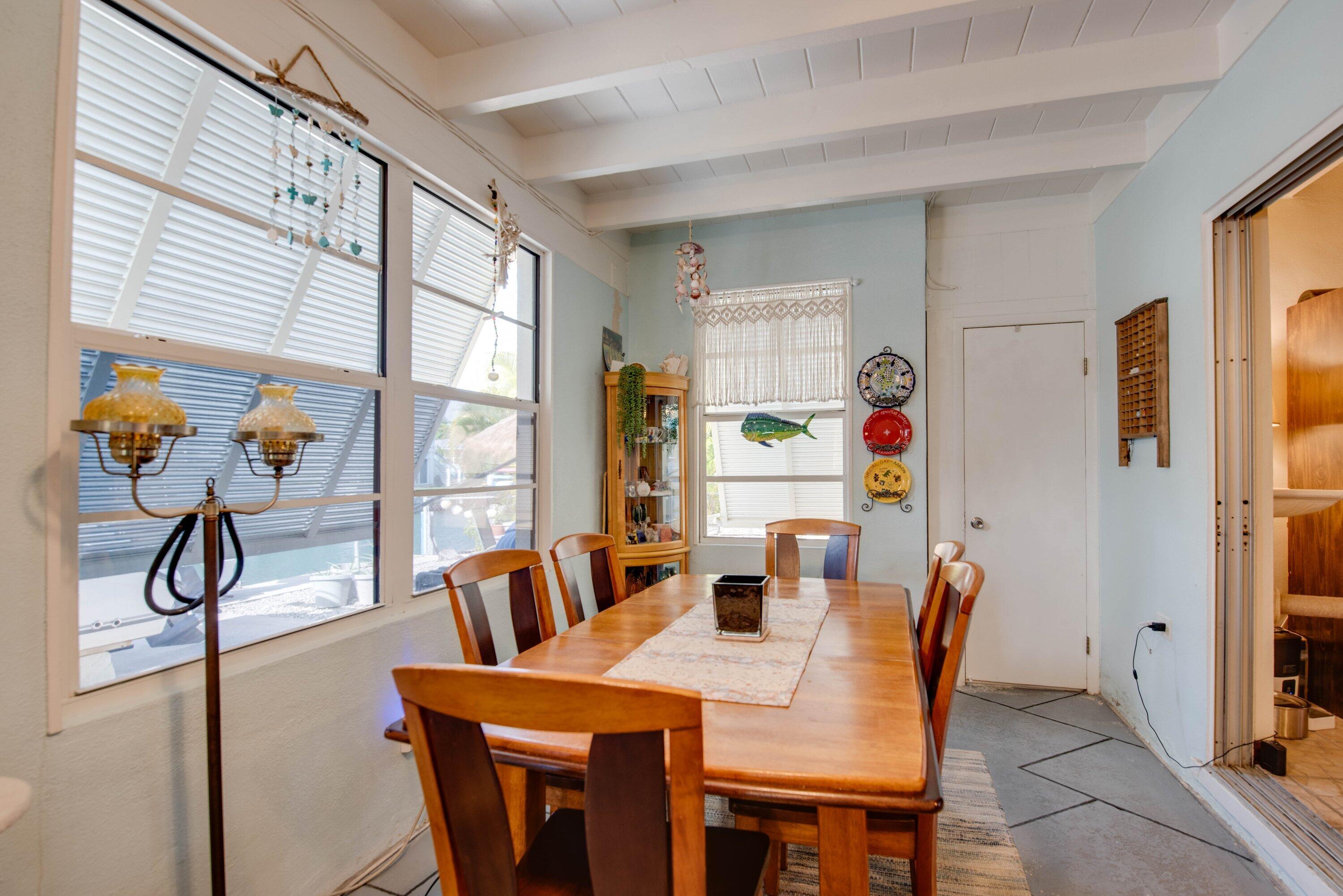 360 W Shore Drive Property Photo 10