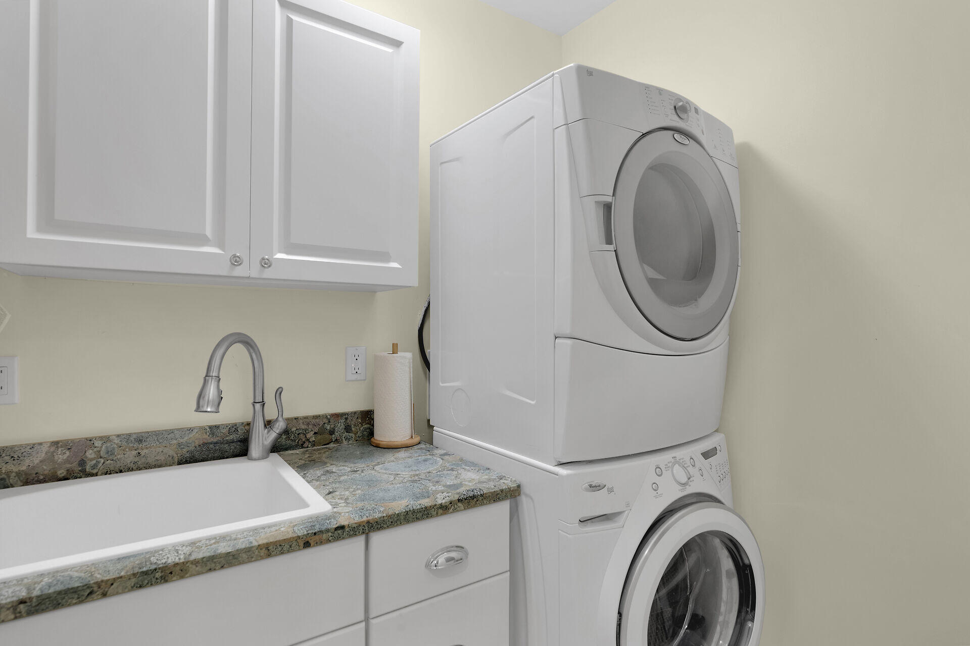 821 W Ocean Drive 3 Property Photo 15