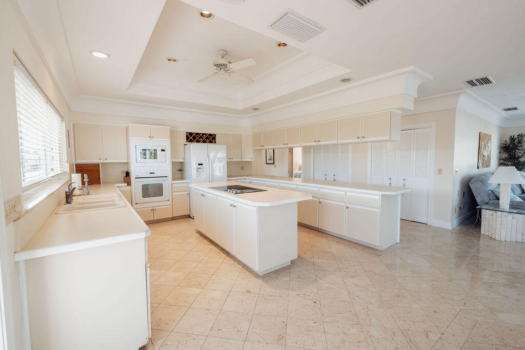 439 Palm Drive Drive Property Photo 12