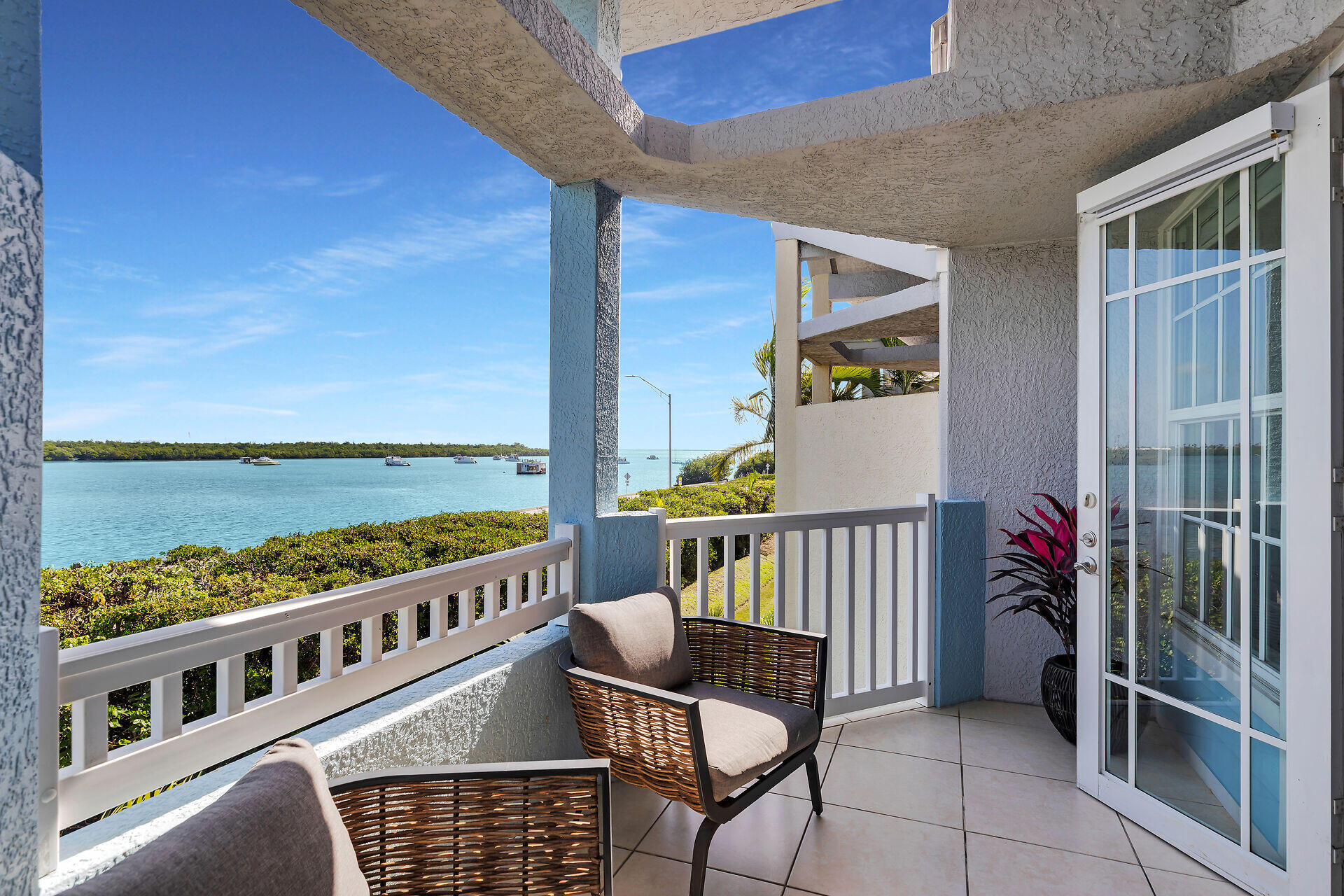 77 Seaside North Court Property Photo 15