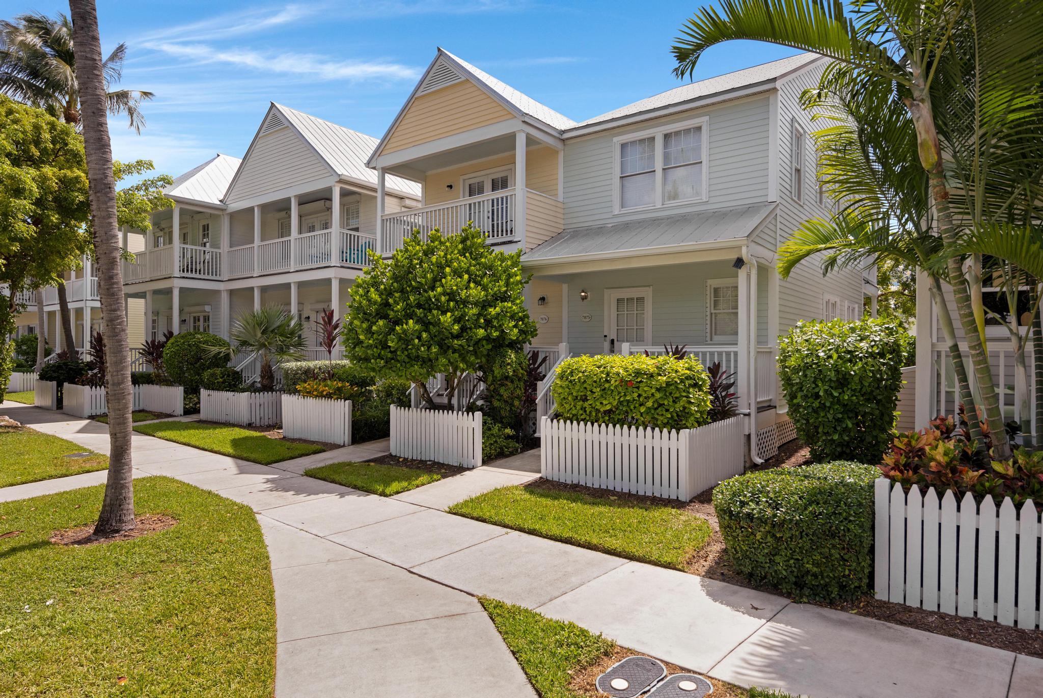 7075 Hawks Cay Boulevard Property Photo 2