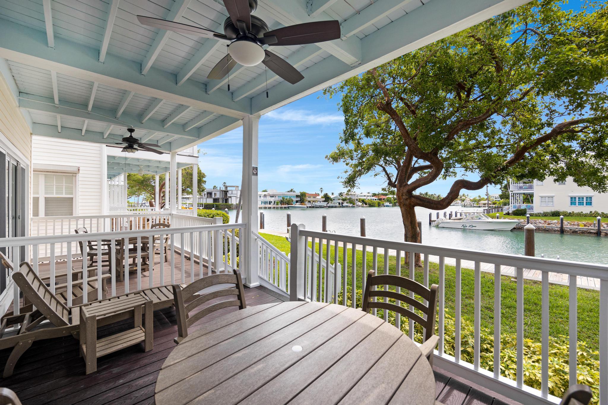 7075 Hawks Cay Boulevard Property Photo 11