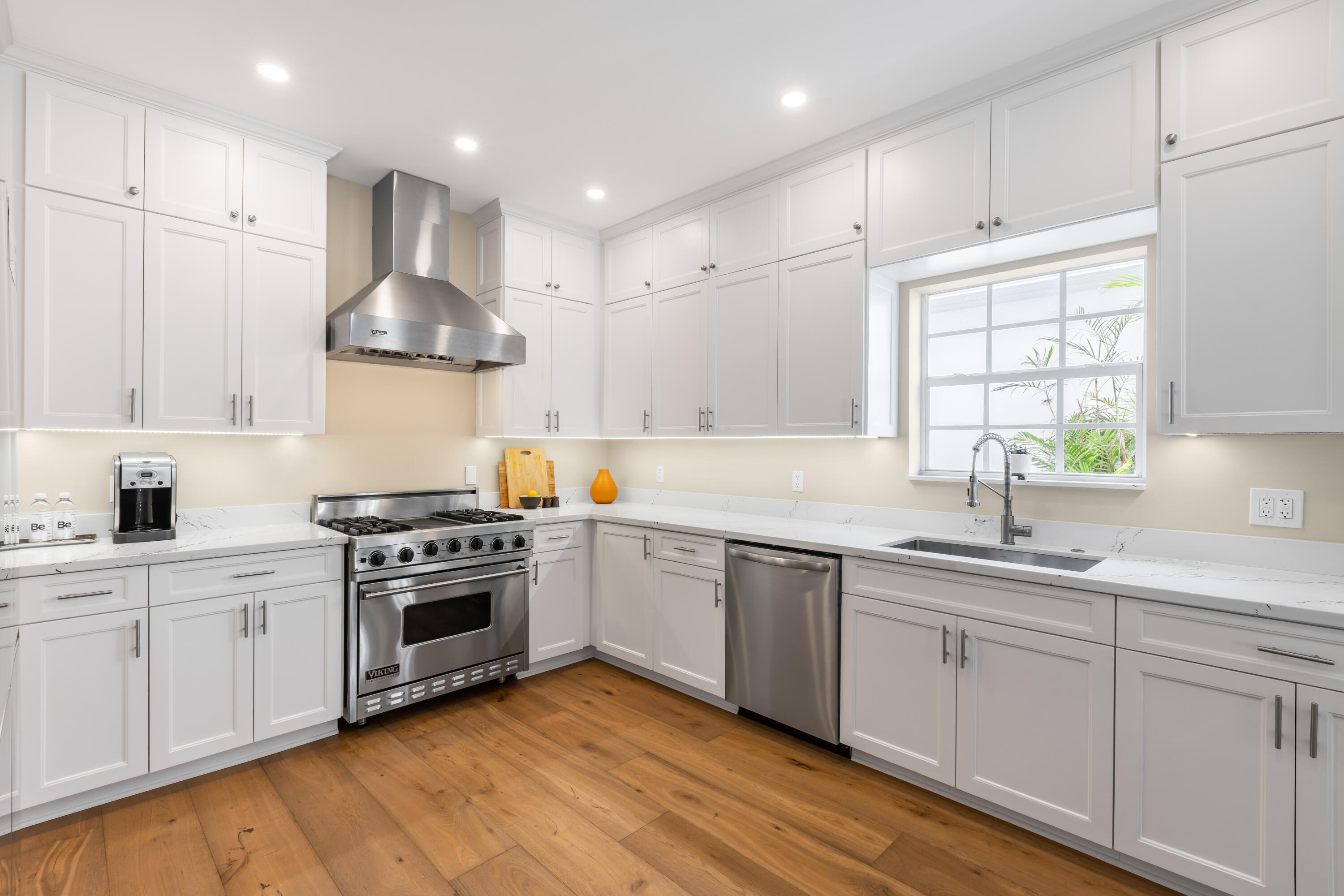 1427 Washington Street Property Photo 6