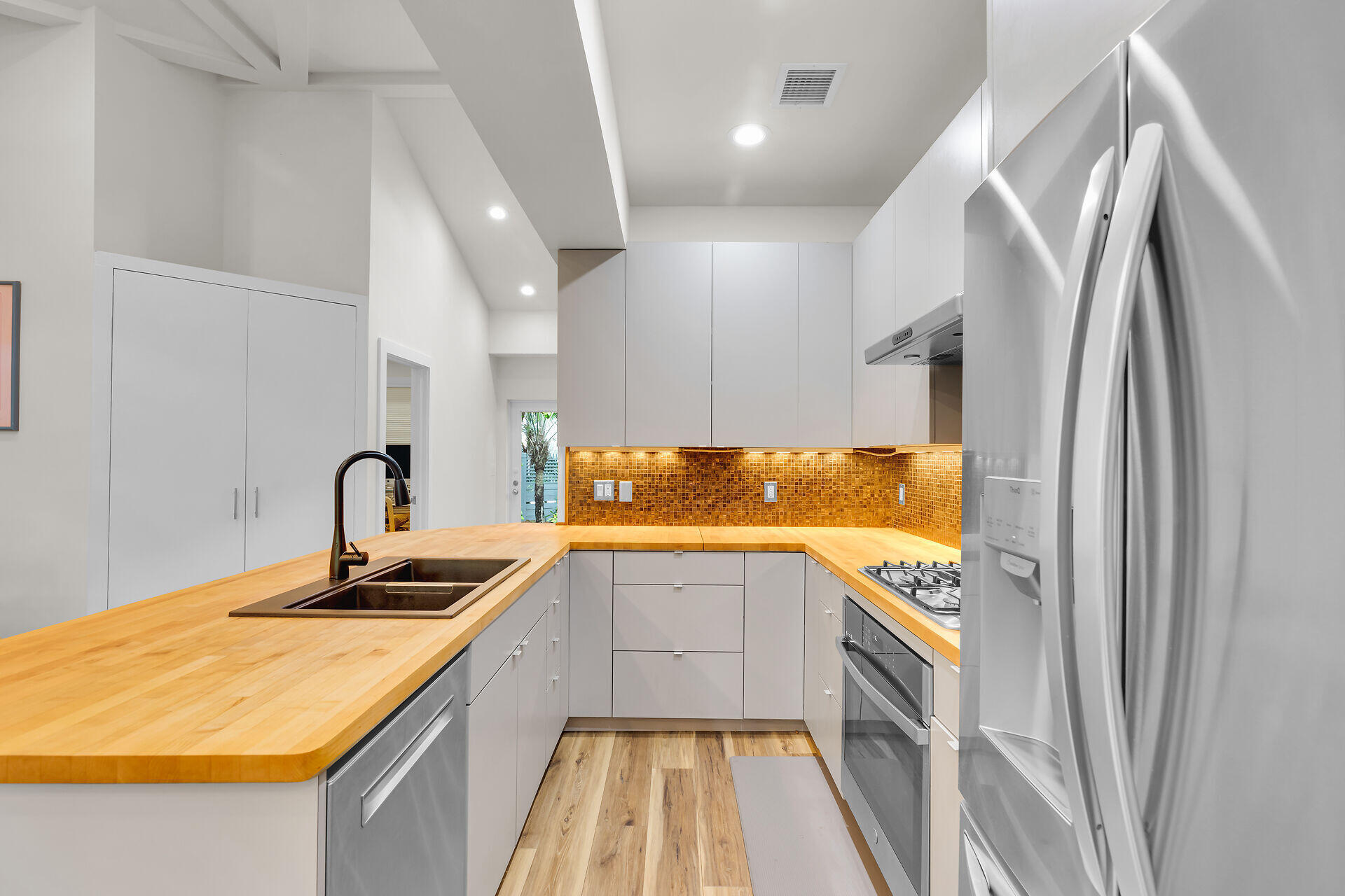 1712 Laird Street Property Photo 13