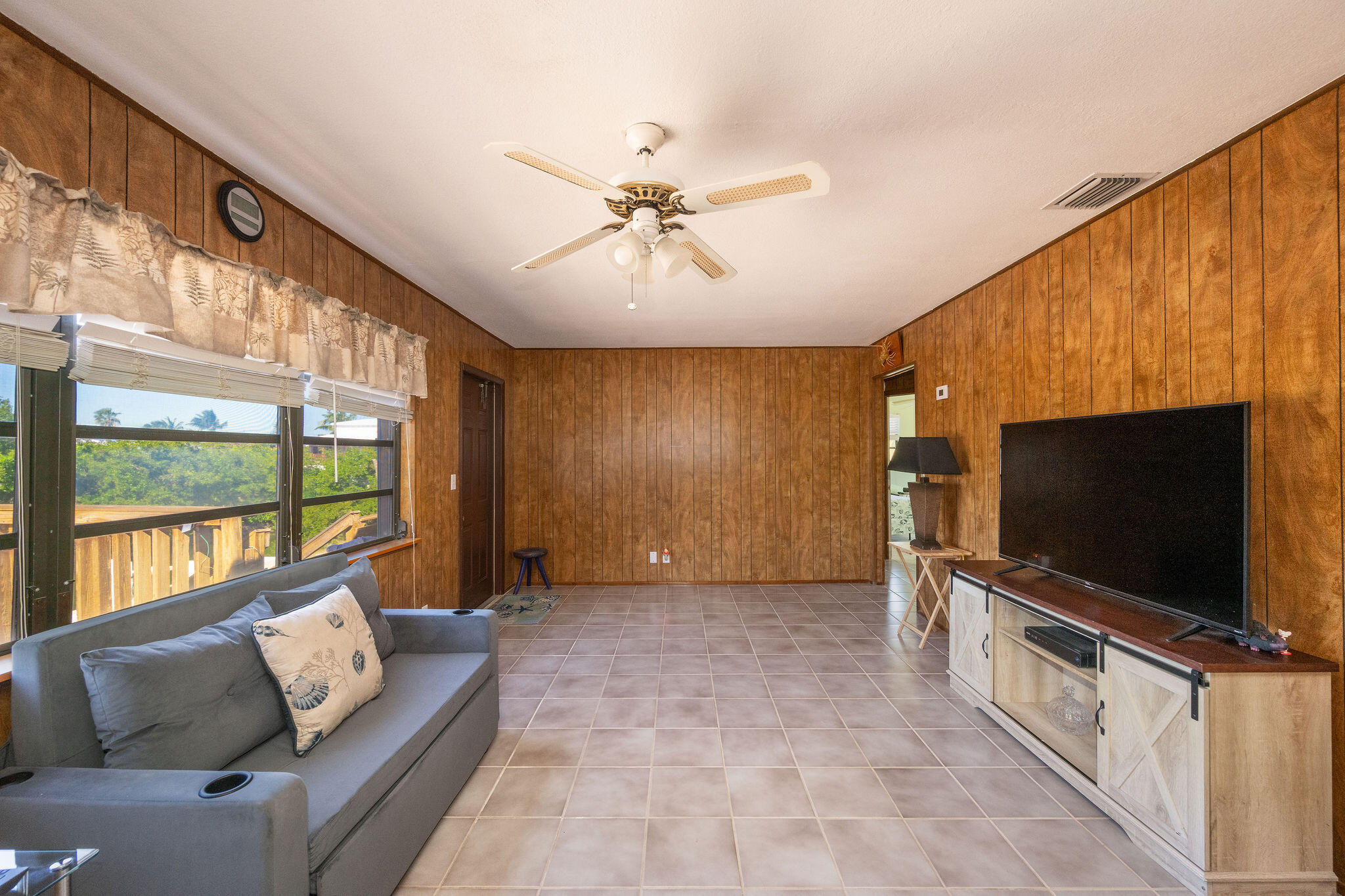 3856 Donna Road Property Photo 8
