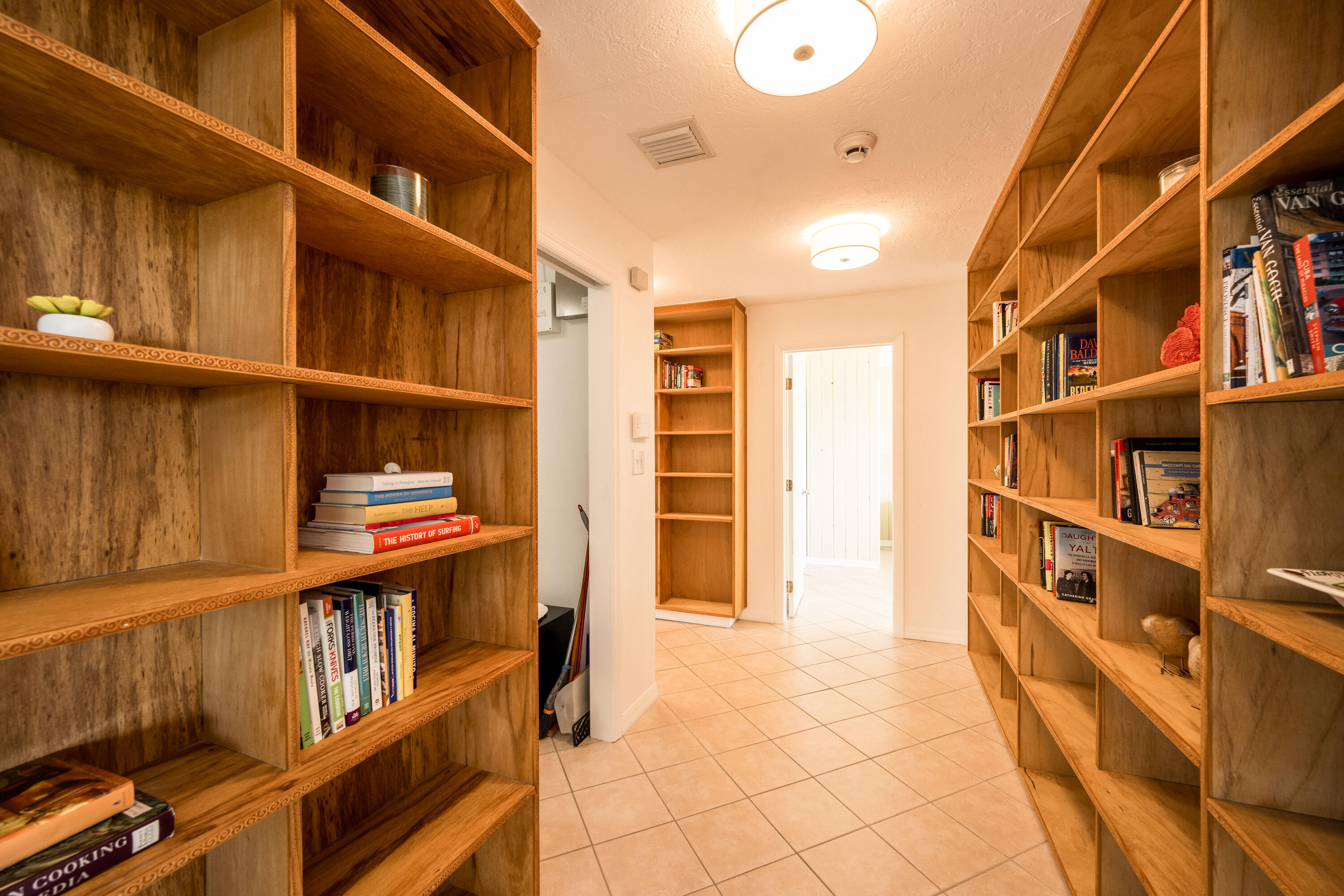 205 S Point Drive Property Photo 38
