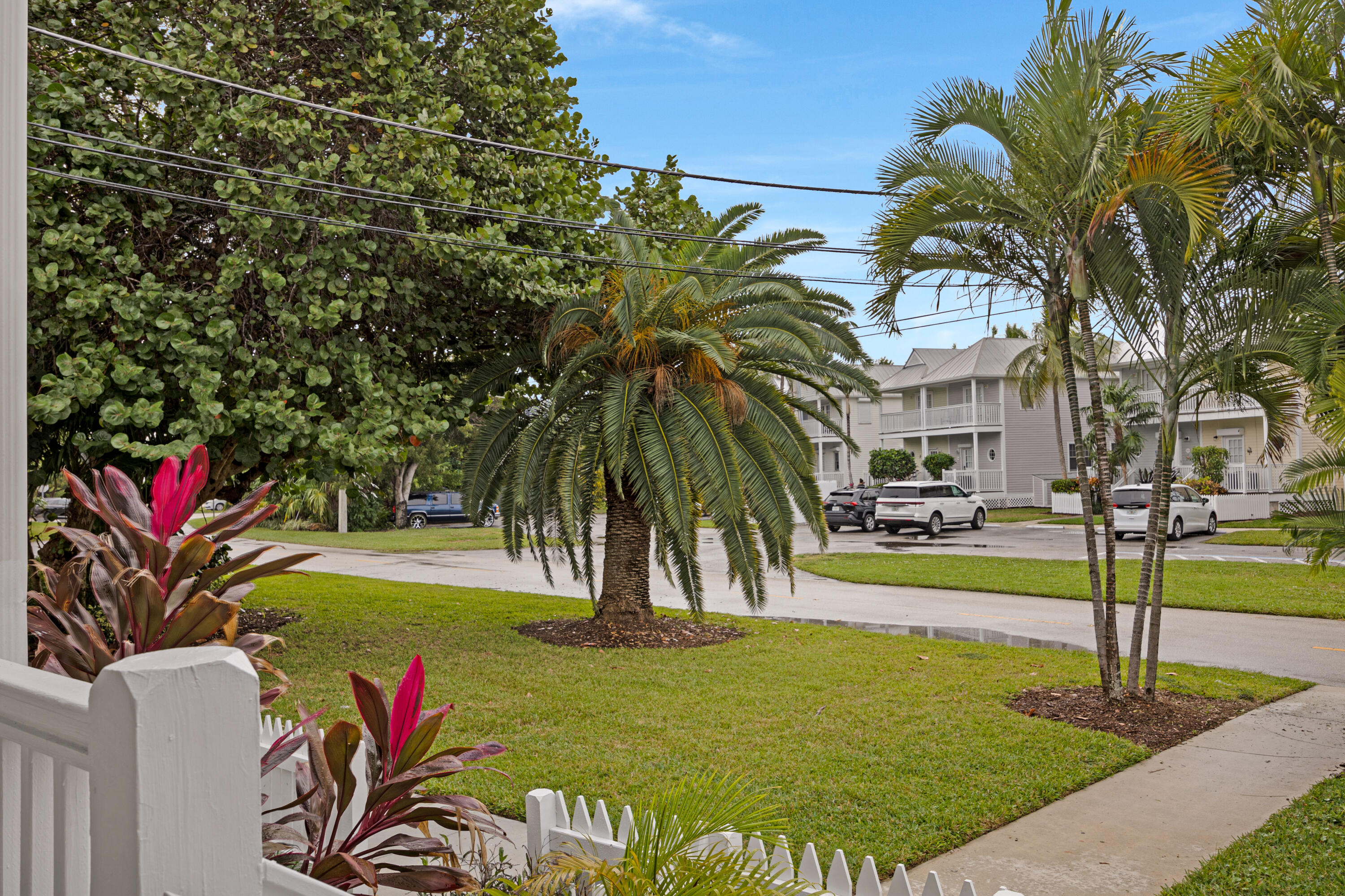 5100 Sunset Village Drive Property Photo 4