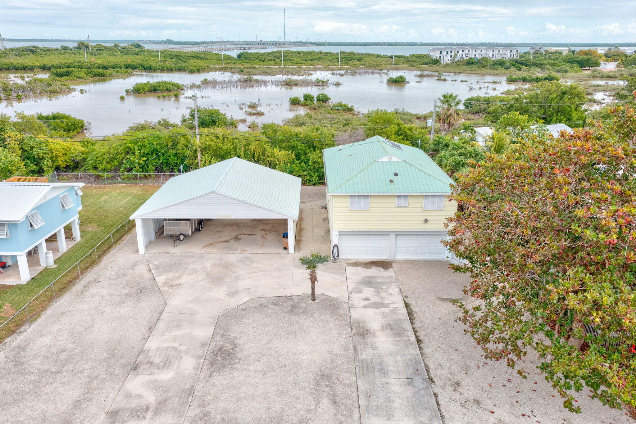 195 W Shore Drive Property Photo 1