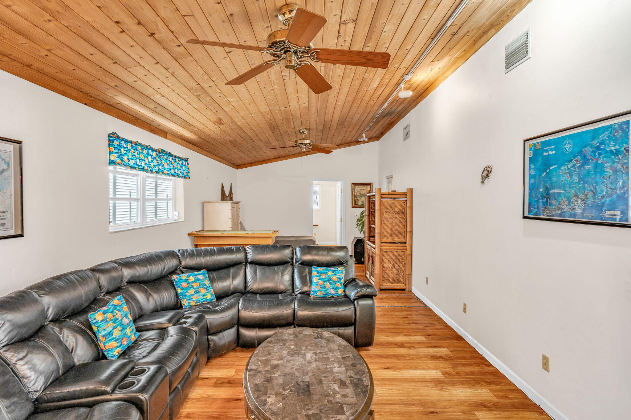 195 W Shore Drive Property Photo 7