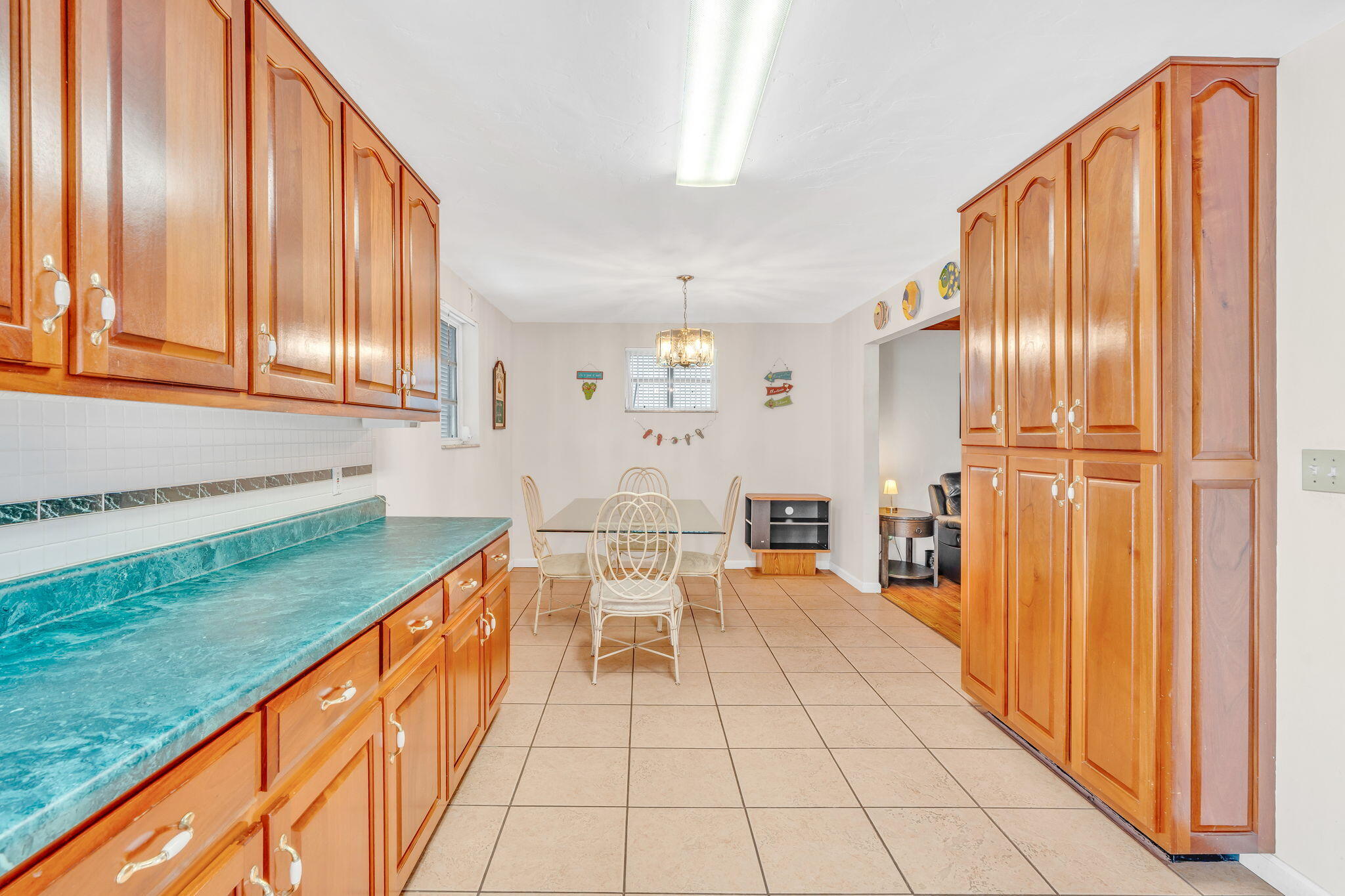 195 W Shore Drive Property Photo 10