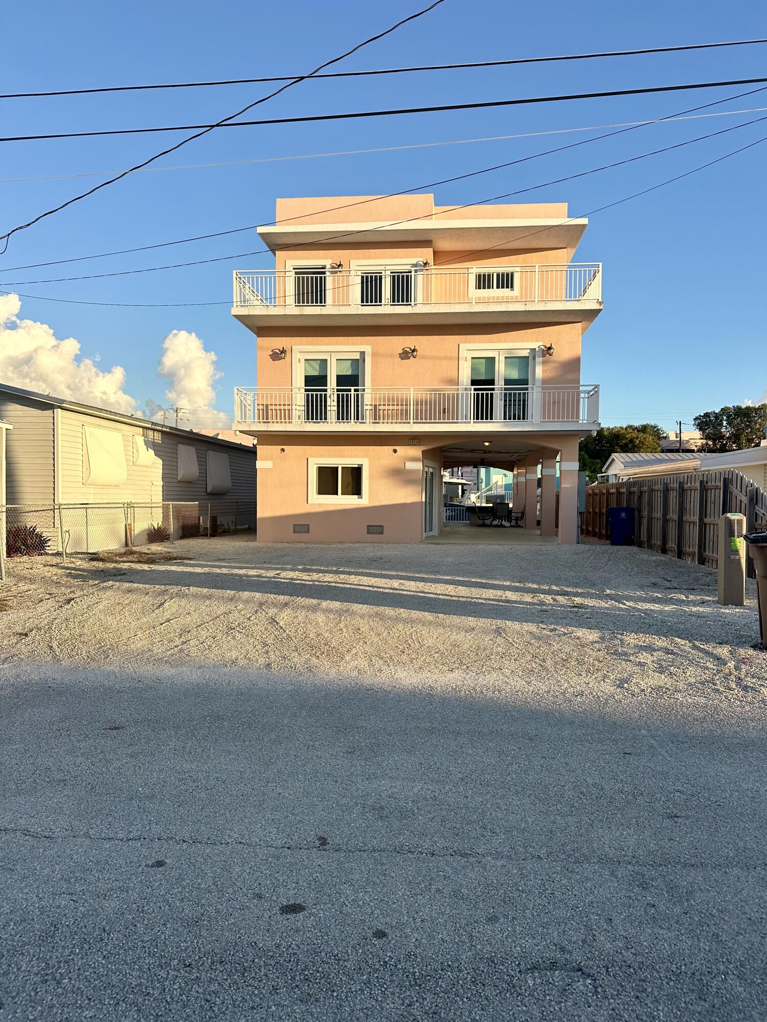 1516 Aqueduct Lane Property Photo 1