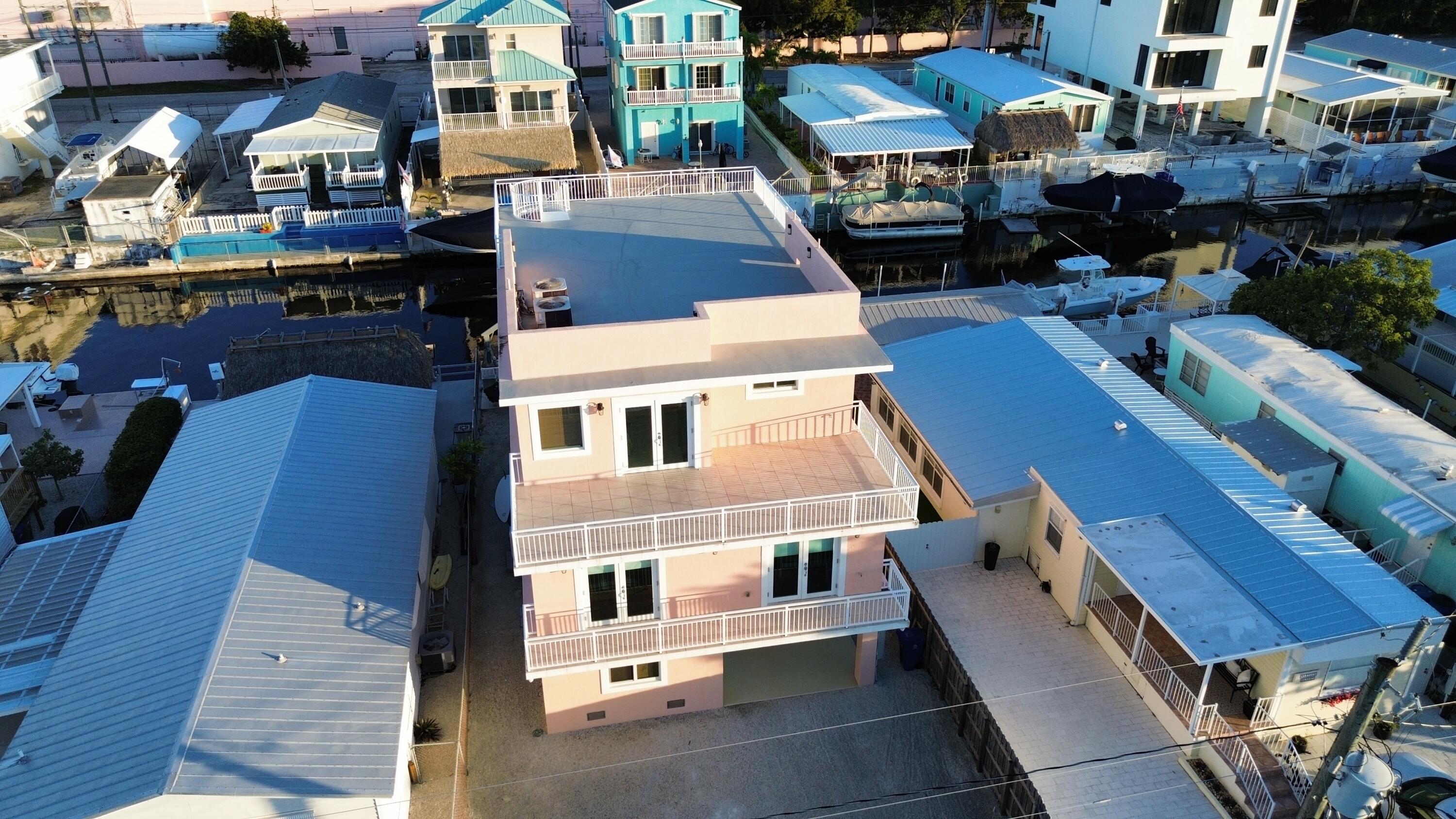 1516 Aqueduct Lane Property Photo 3