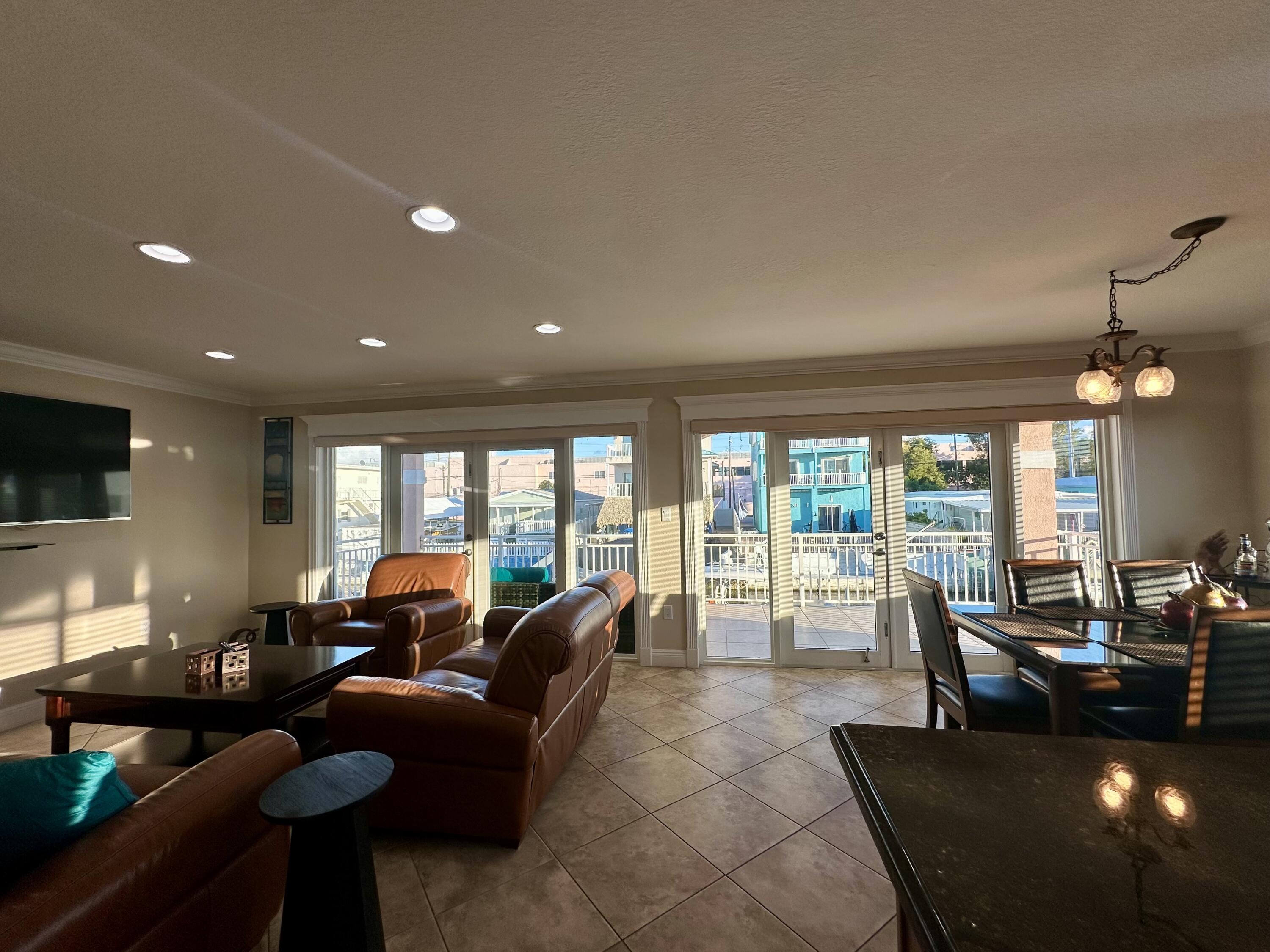 1516 Aqueduct Lane Property Photo 18
