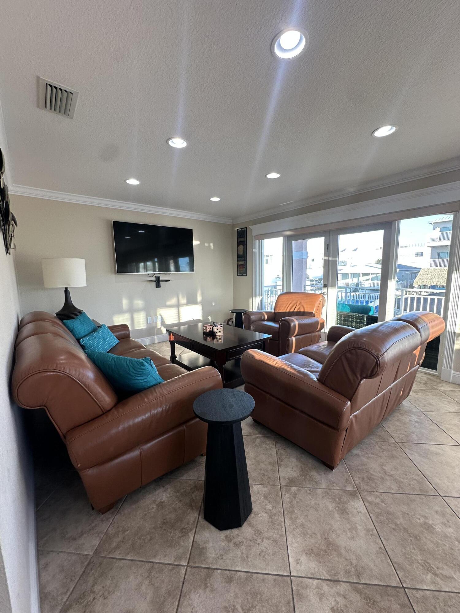 1516 Aqueduct Lane Property Photo 19