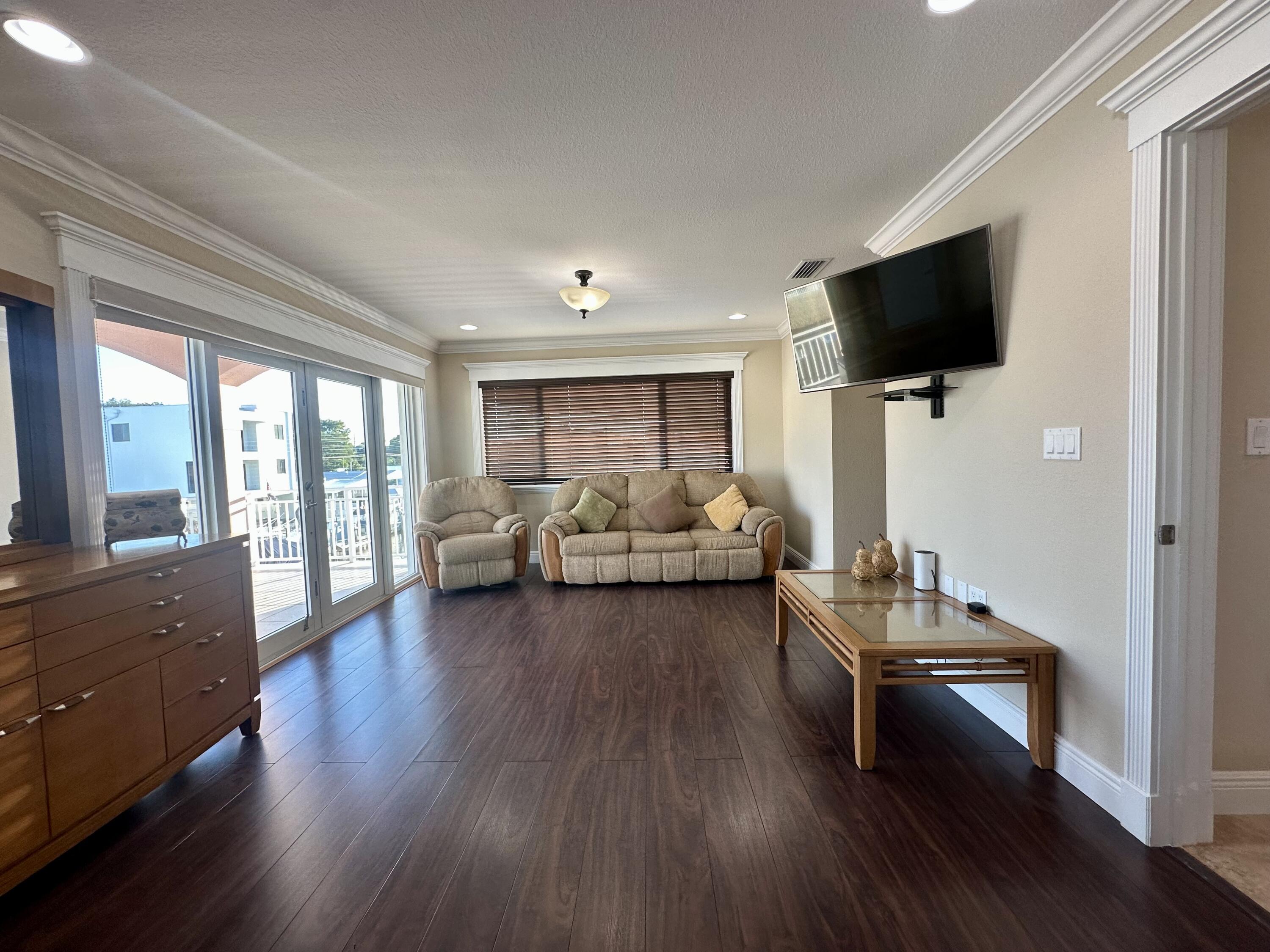 1516 Aqueduct Lane Property Photo 40