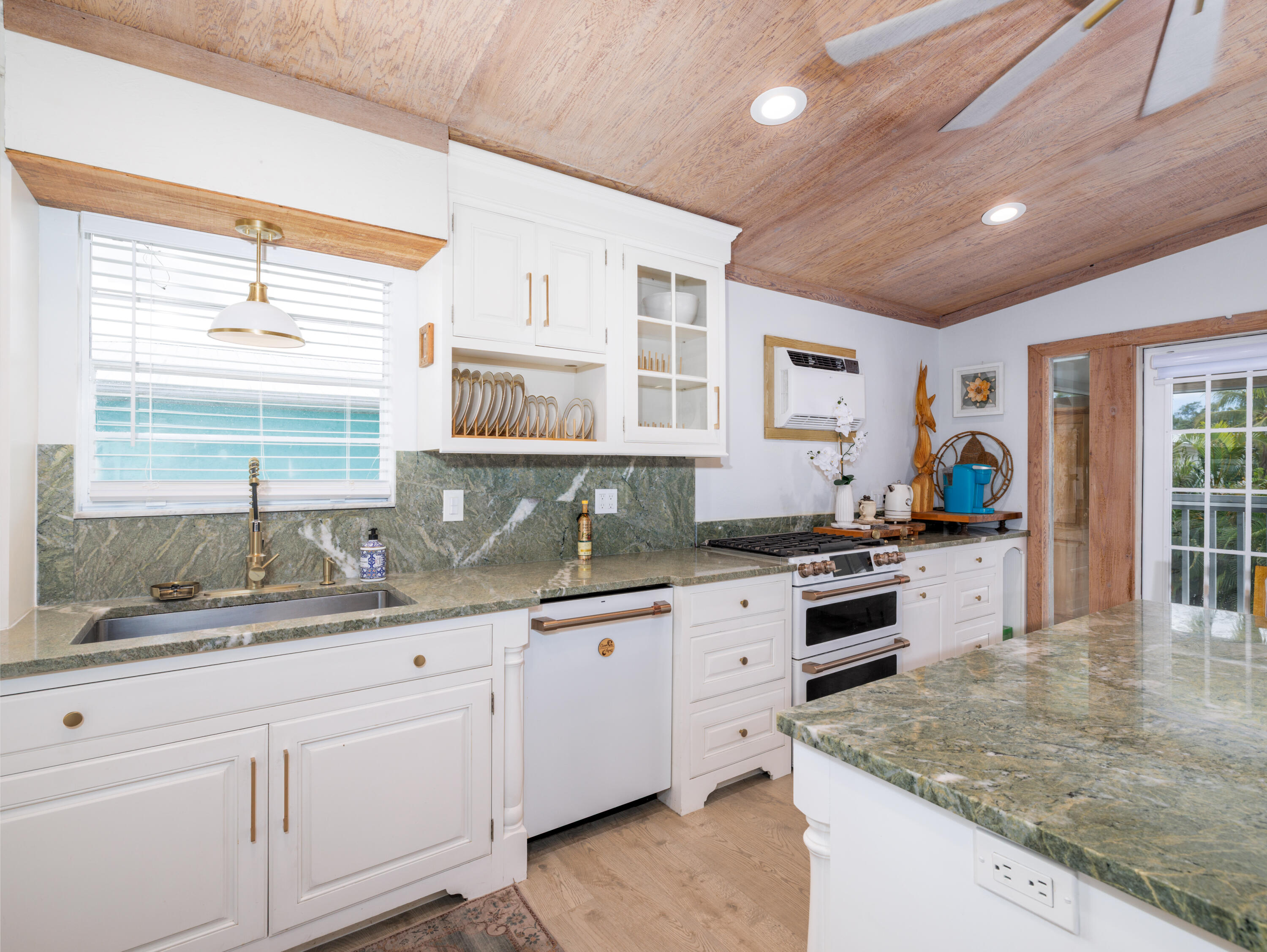 1672 Pandorea Lane Property Photo 14
