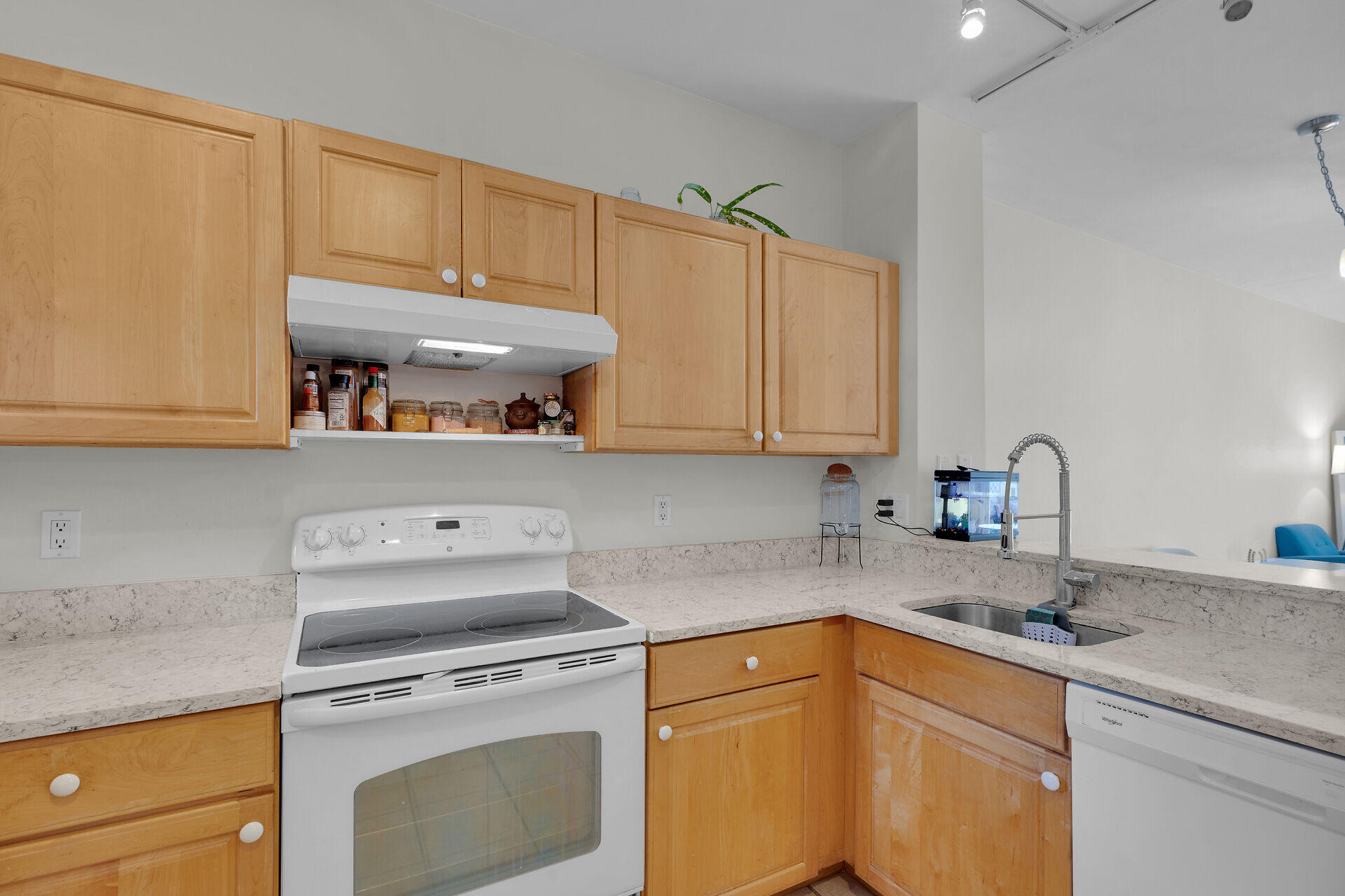 2613 Gulfview Drive Property Photo 8
