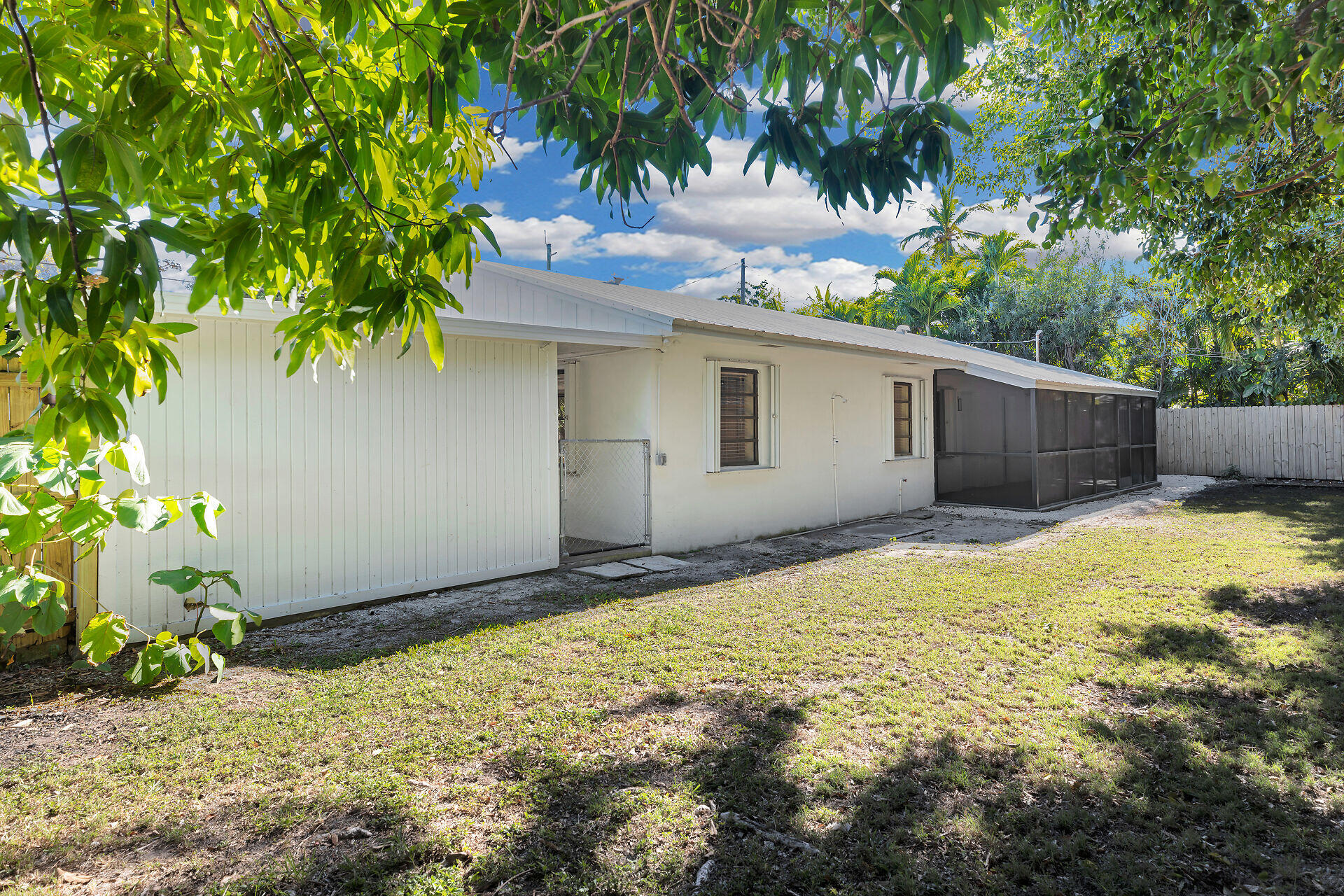 82207 Old Highway Property Photo 5