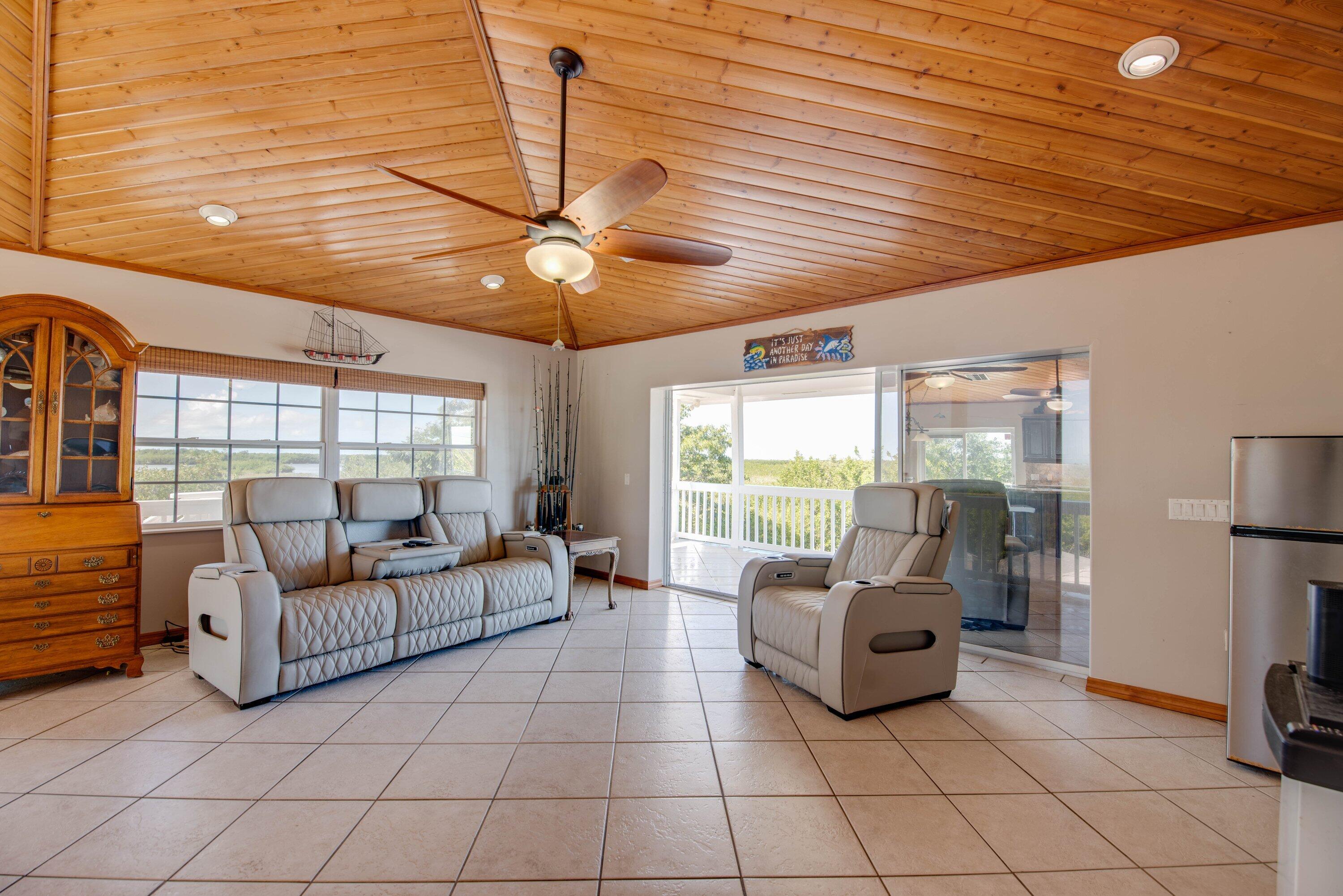 27821 Leeward S Road Property Photo 5