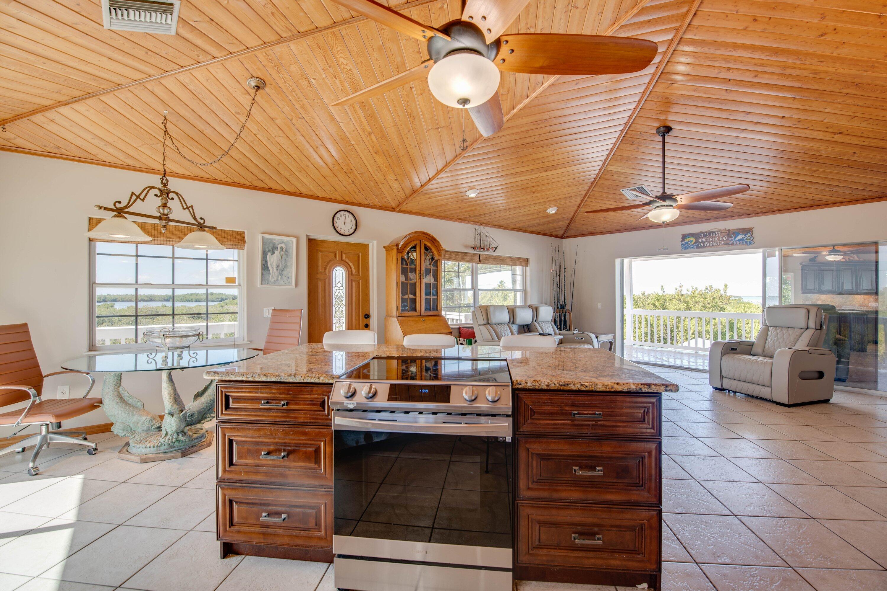 27821 Leeward S Road Property Photo 8