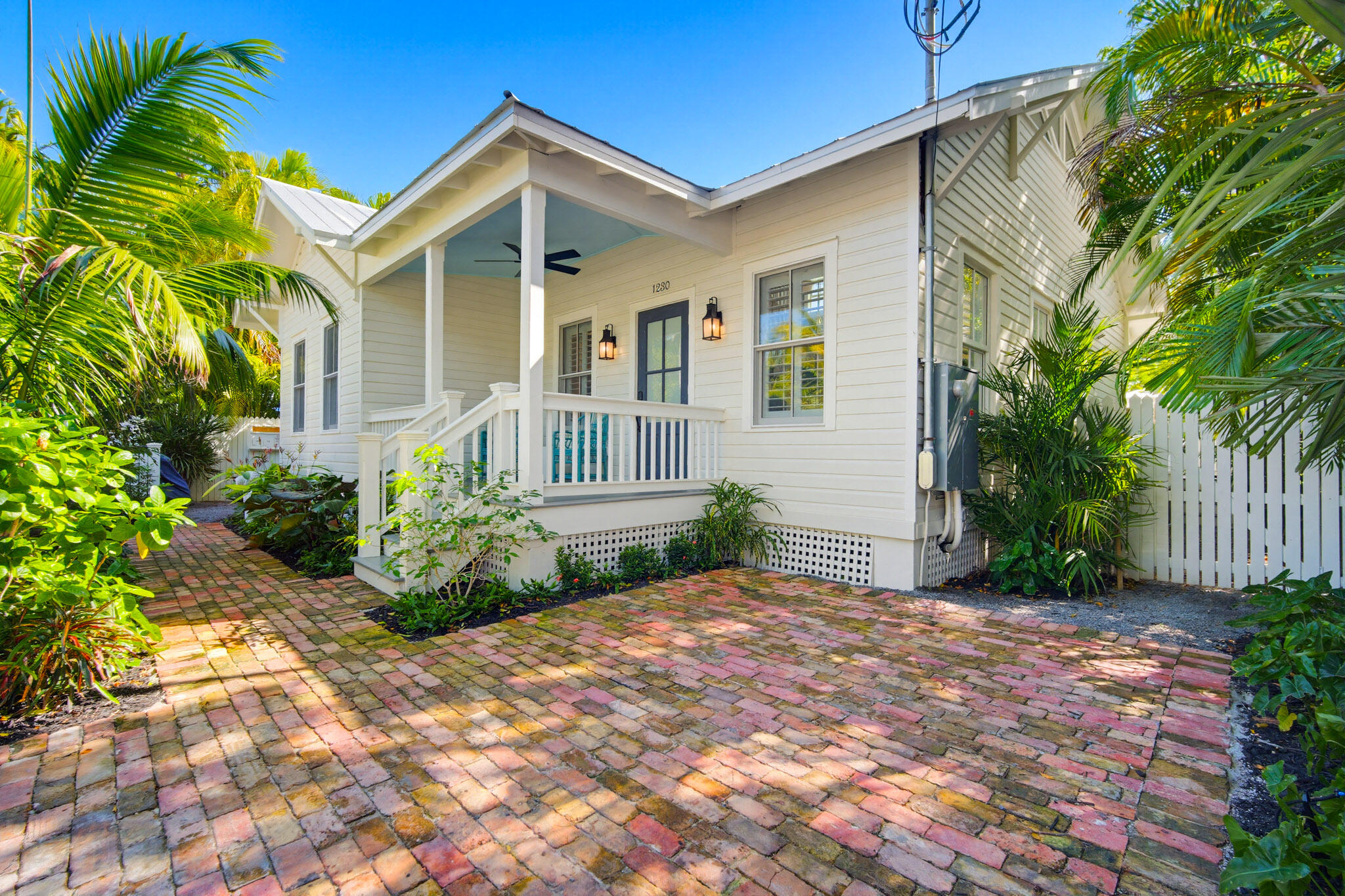 1230 South Street Property Photo 8