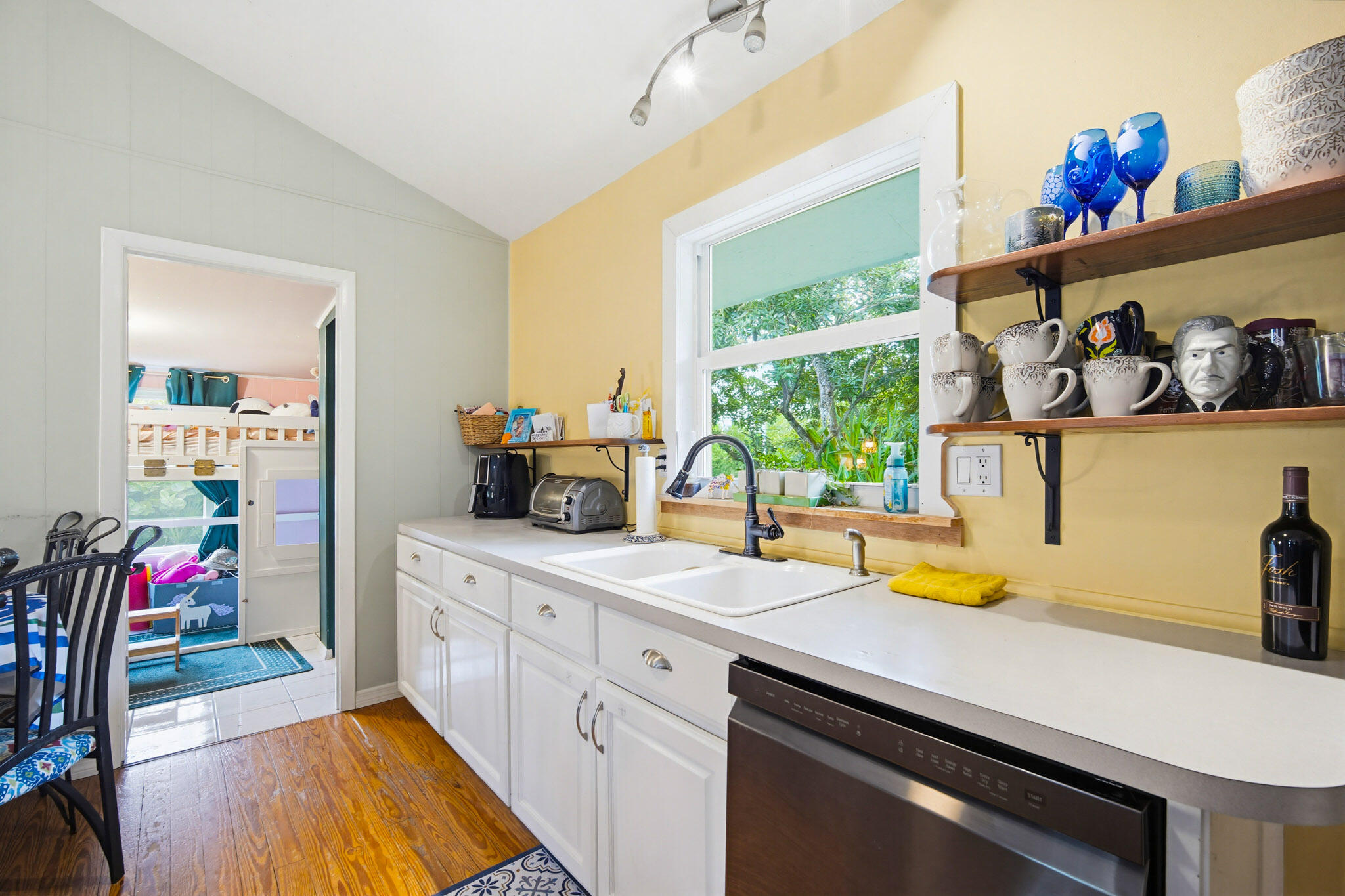 1258 Division Street Property Photo 37