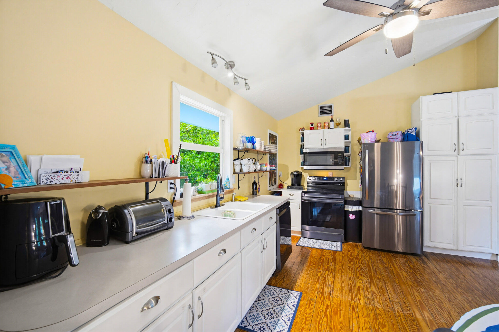 1258 Division Street Property Photo 38