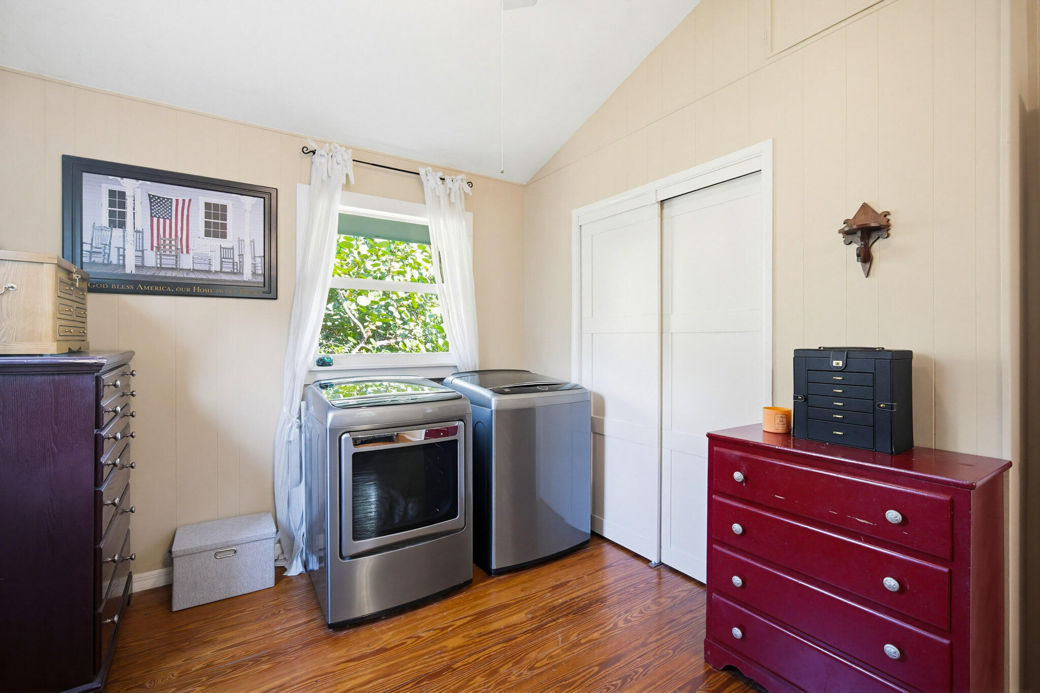 1258 Division Street Property Photo 49