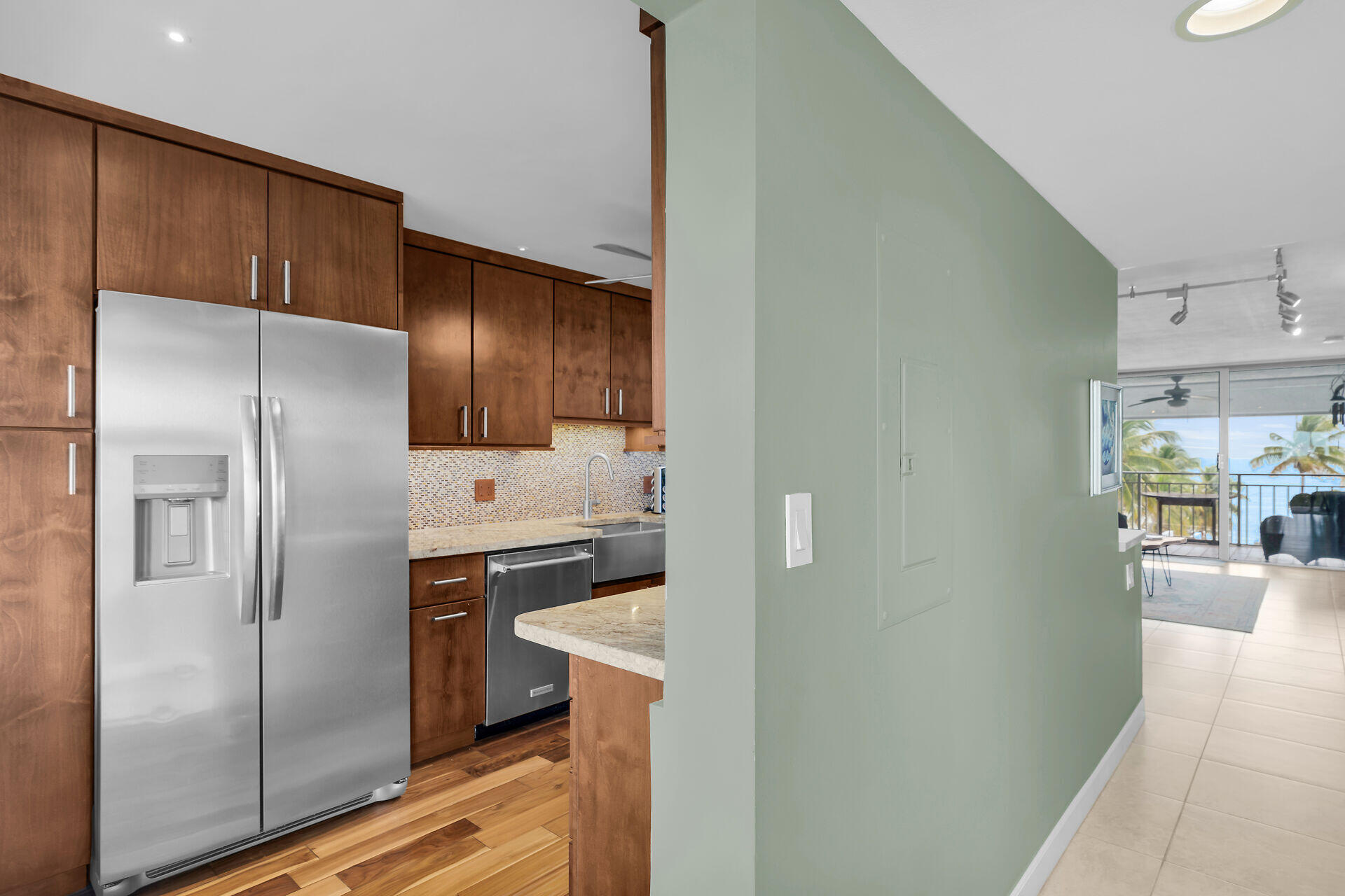 1901 S Roosevelt Boulevard 401e Property Photo 2