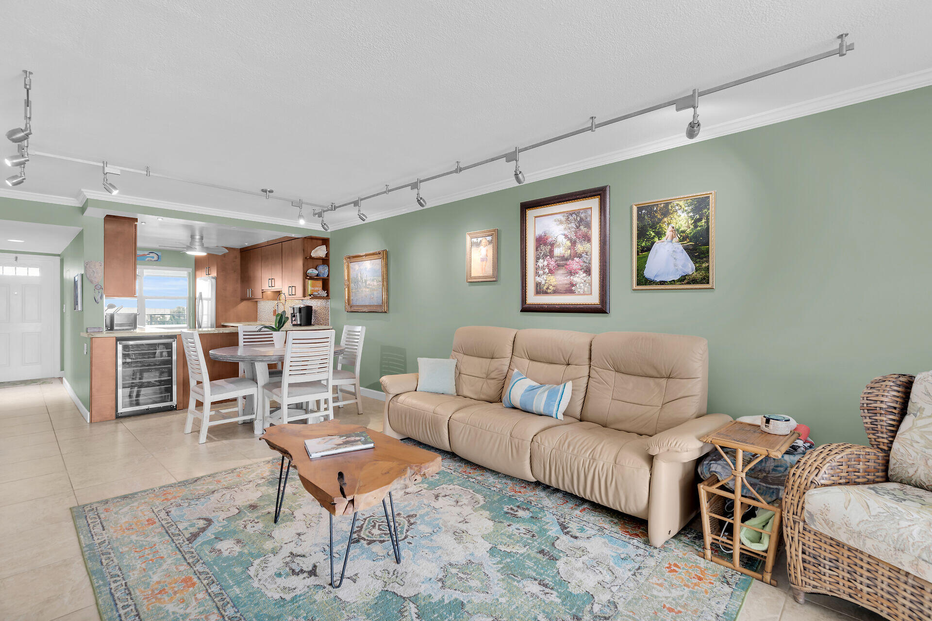 1901 S Roosevelt Boulevard 401e Property Photo 15