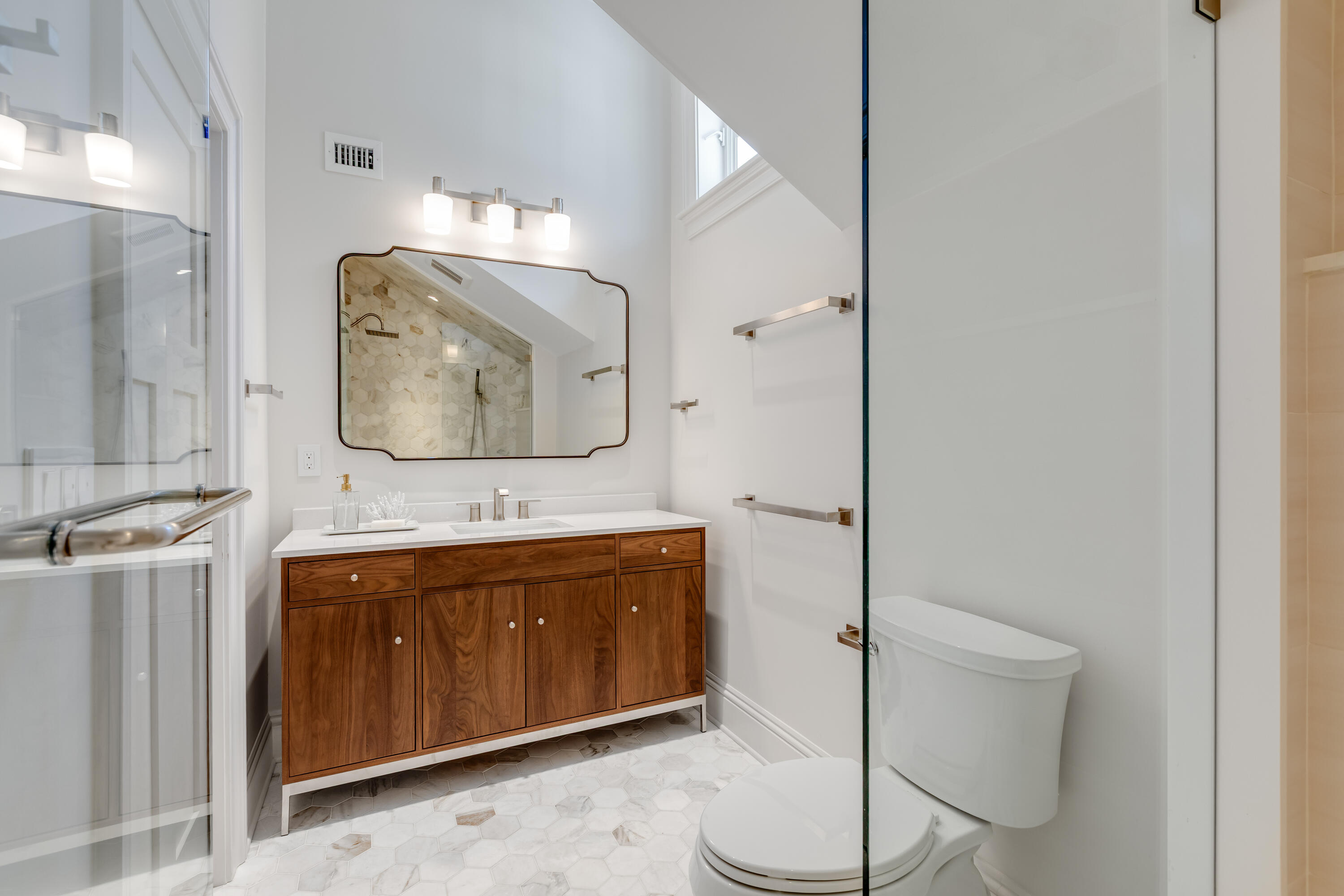 419 Simonton Street C Property Photo 24