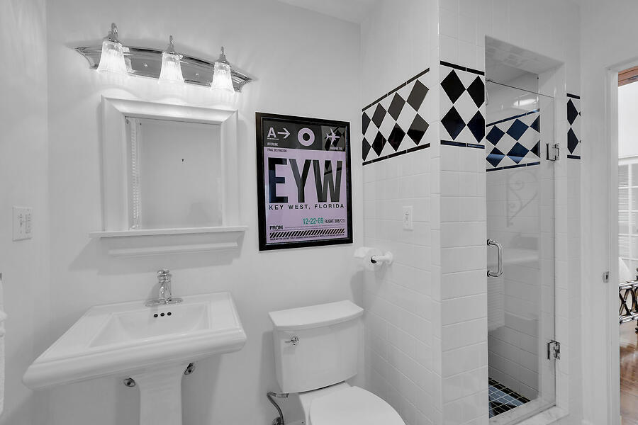 1006 Seminary Street Property Photo 33