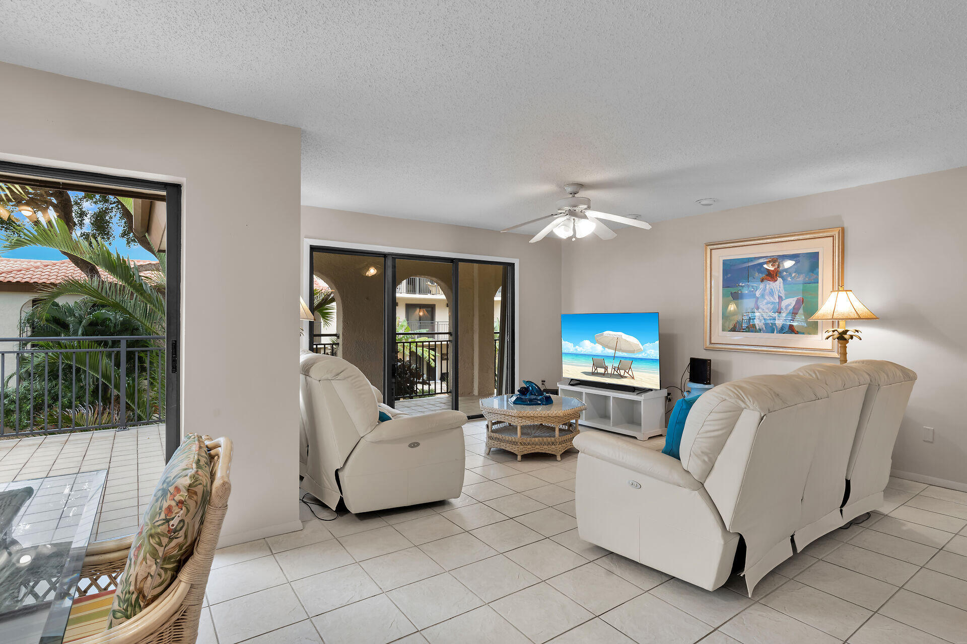1001 W Ocean Drive 2-201 Property Photo 7