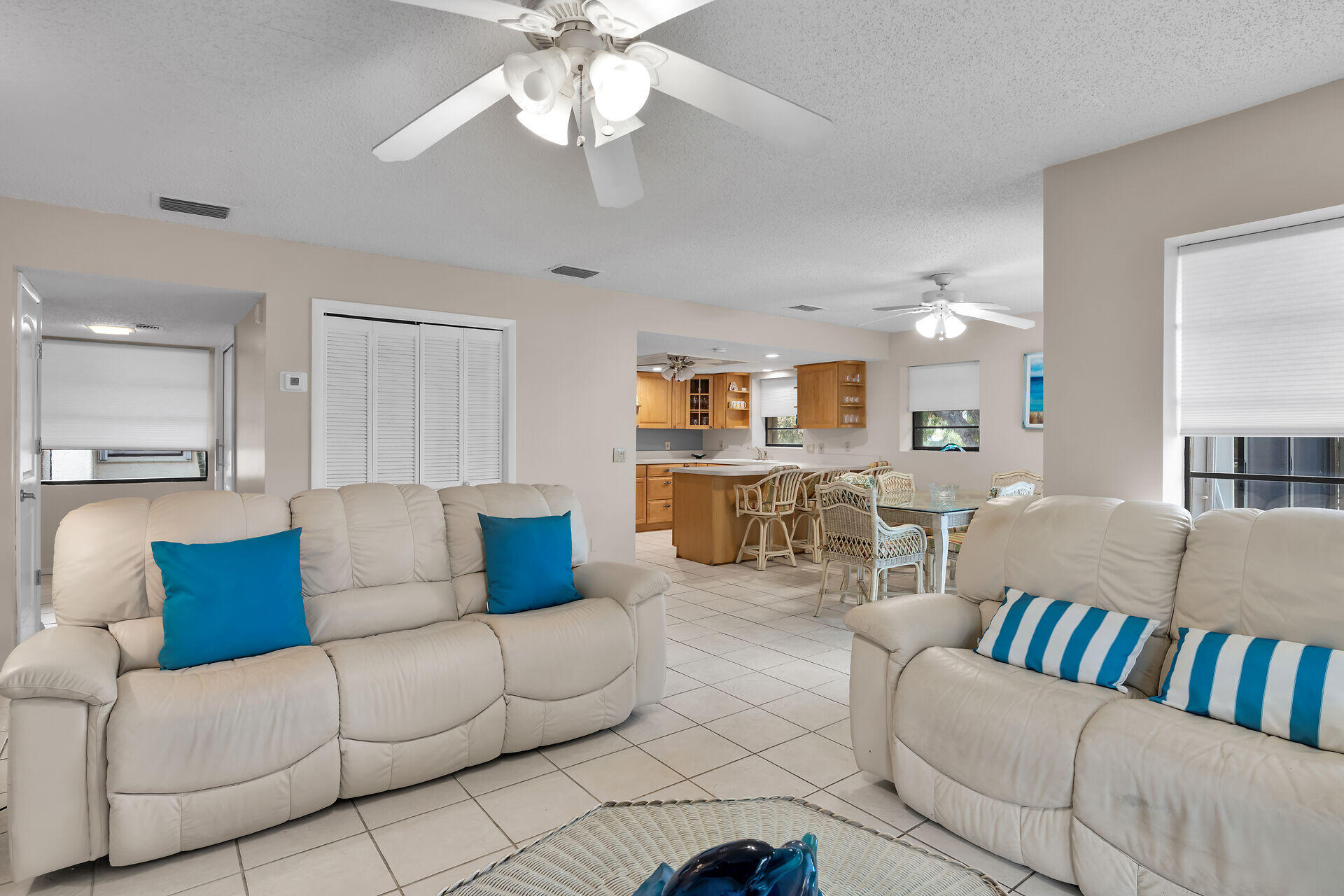 1001 W Ocean Drive 2-201 Property Photo 8