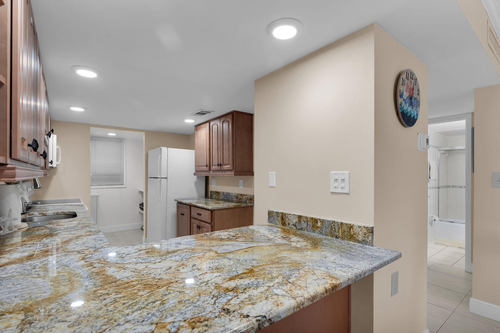201 E Ocean Drive 1-211 Property Photo 13