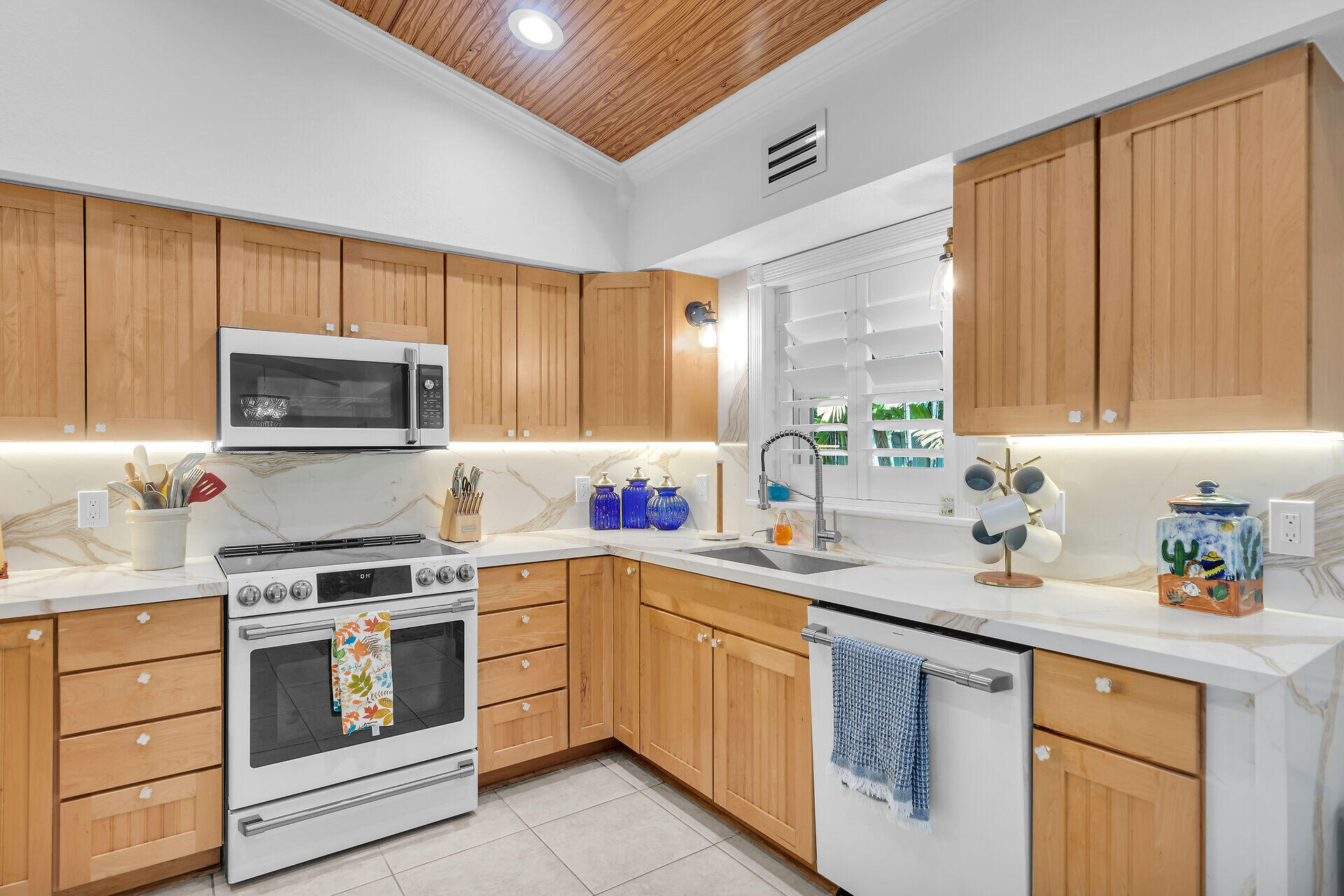 1503 Johnson Street Property Photo 21