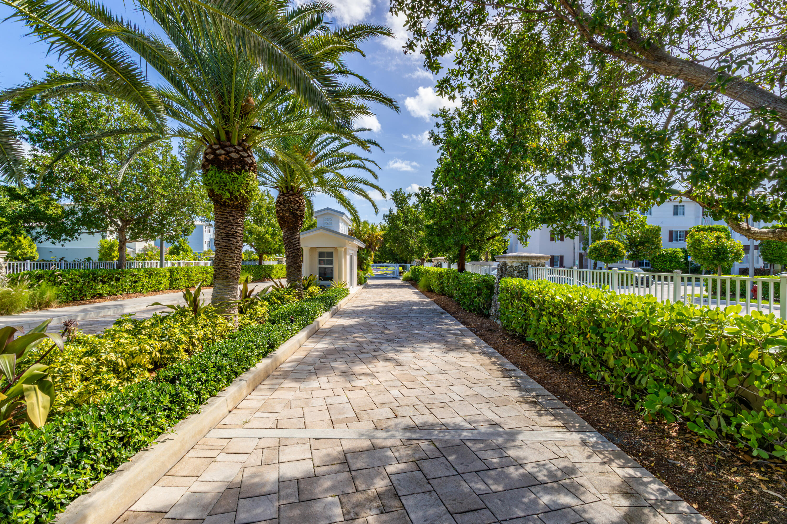 48 E Playa Largo Boulevard Property Photo 24