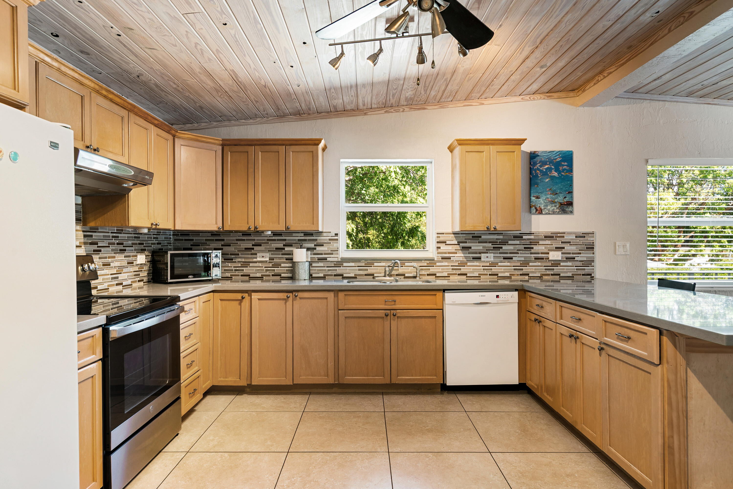 148 Sunrise Drive Property Photo 6